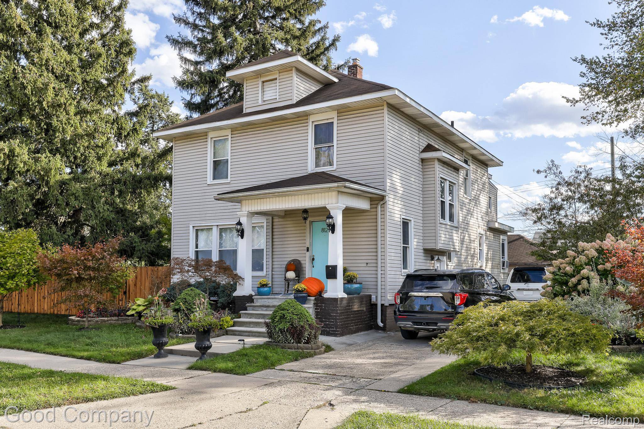 812 E George AVE, Hazel Park, MI 48030
