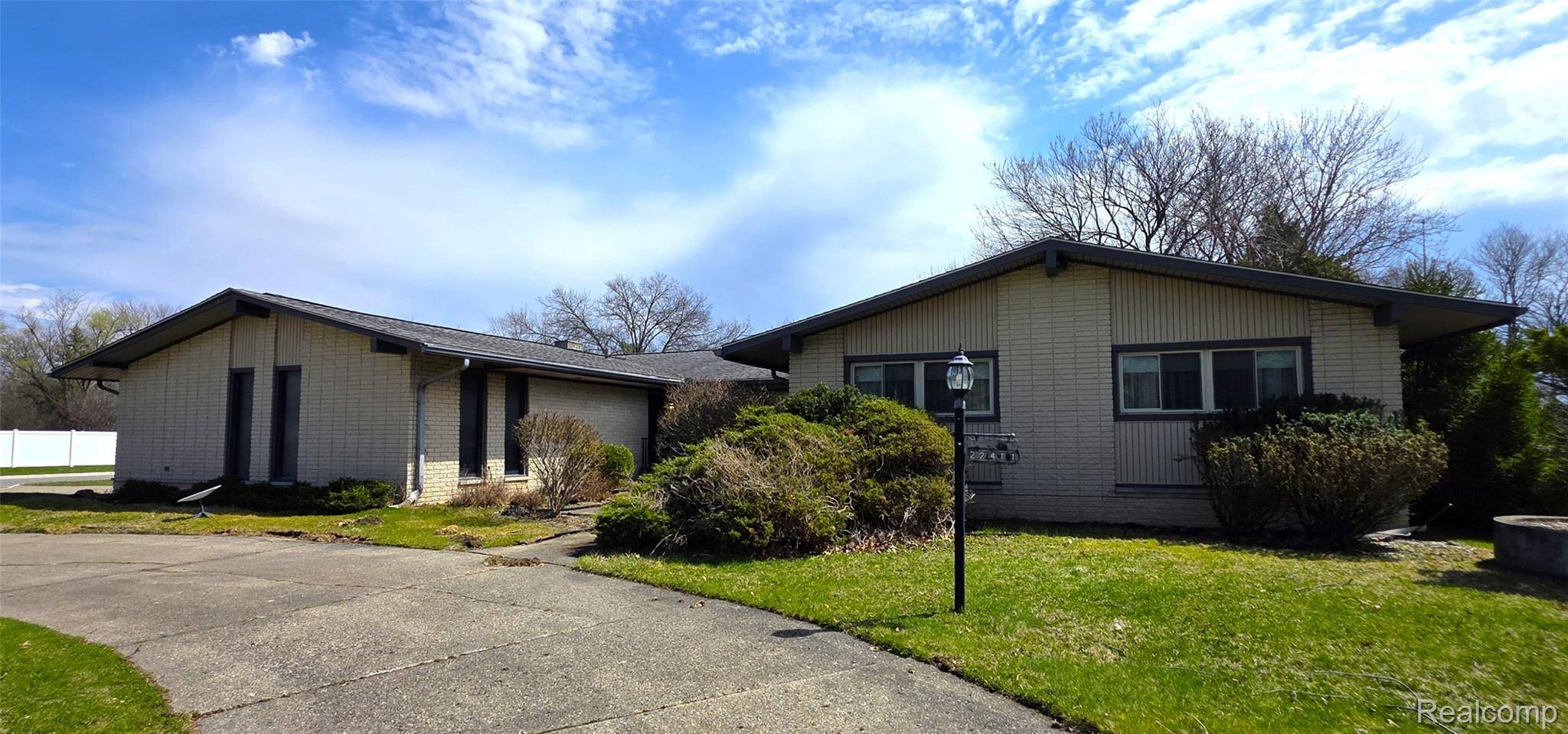22411 Twyckingham WAY, Southfield, MI 48034