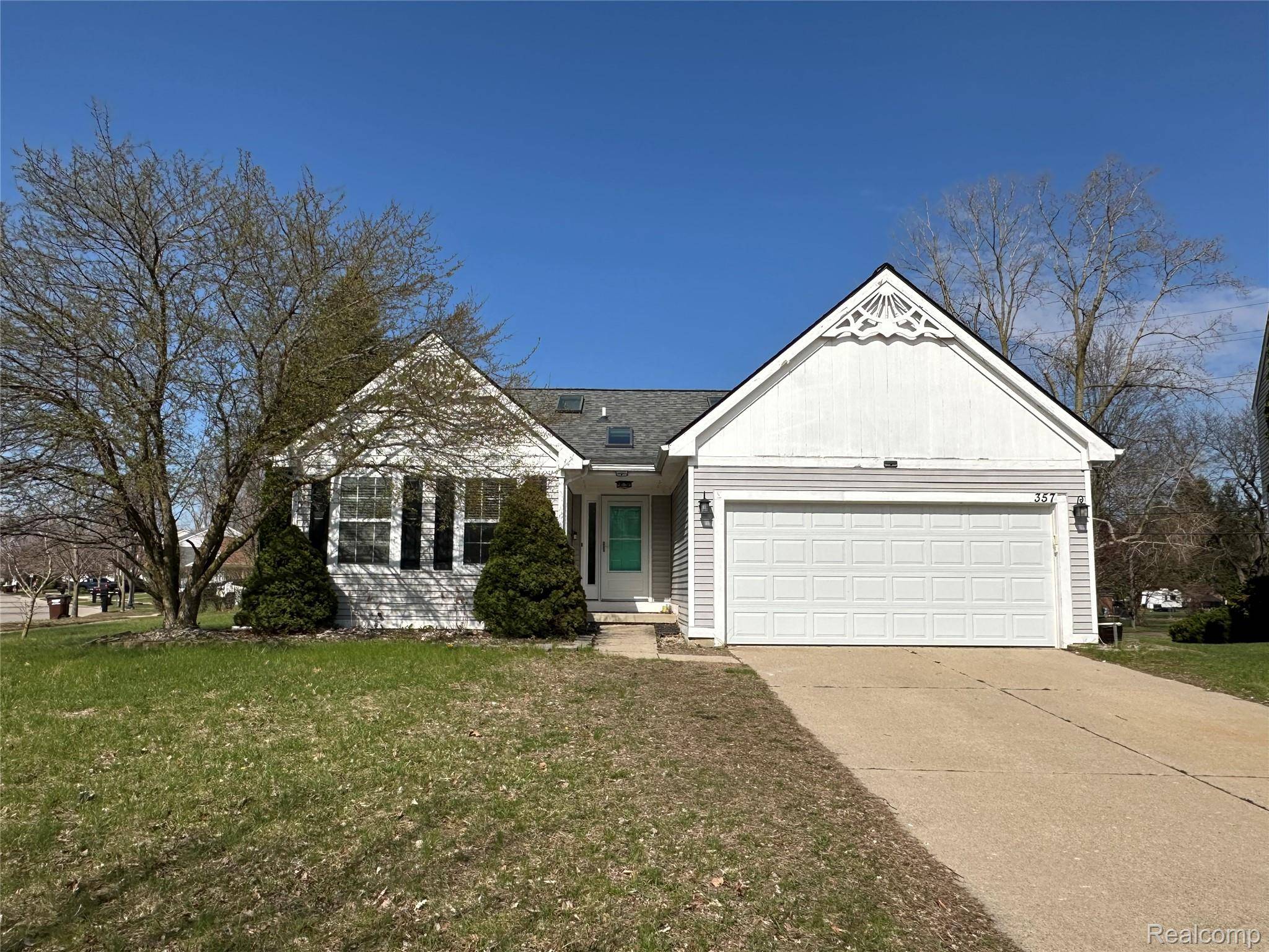 357 Victorian CT, Belleville, MI 48111