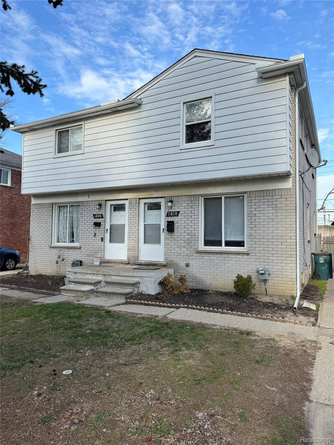 1818 N Center ST, Royal Oak, MI 48073