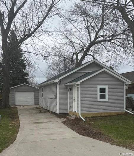 3517 Fern AVE, Burton, MI 48529