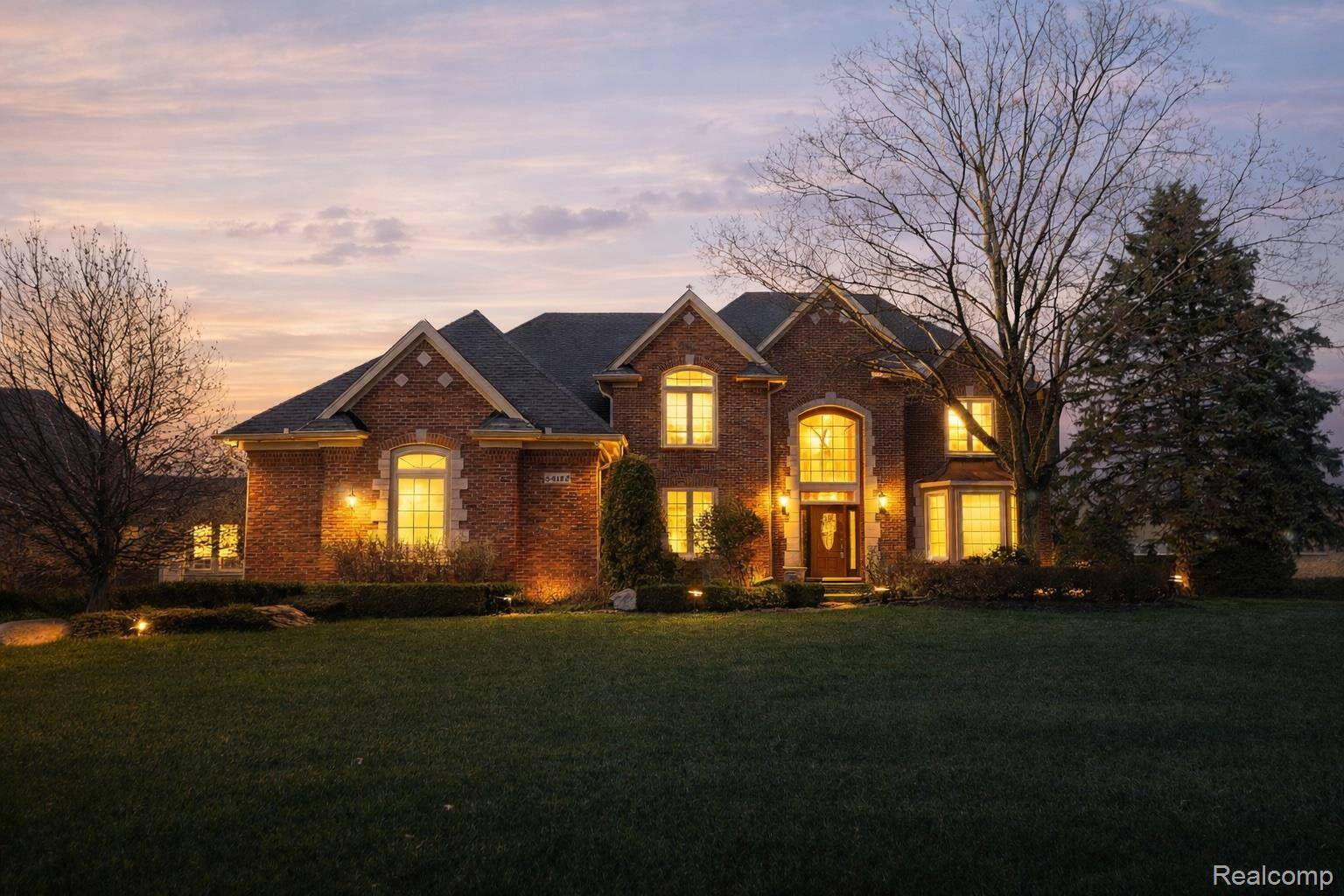 54182 Queensborough DR, Shelby Charter Township, MI 48315