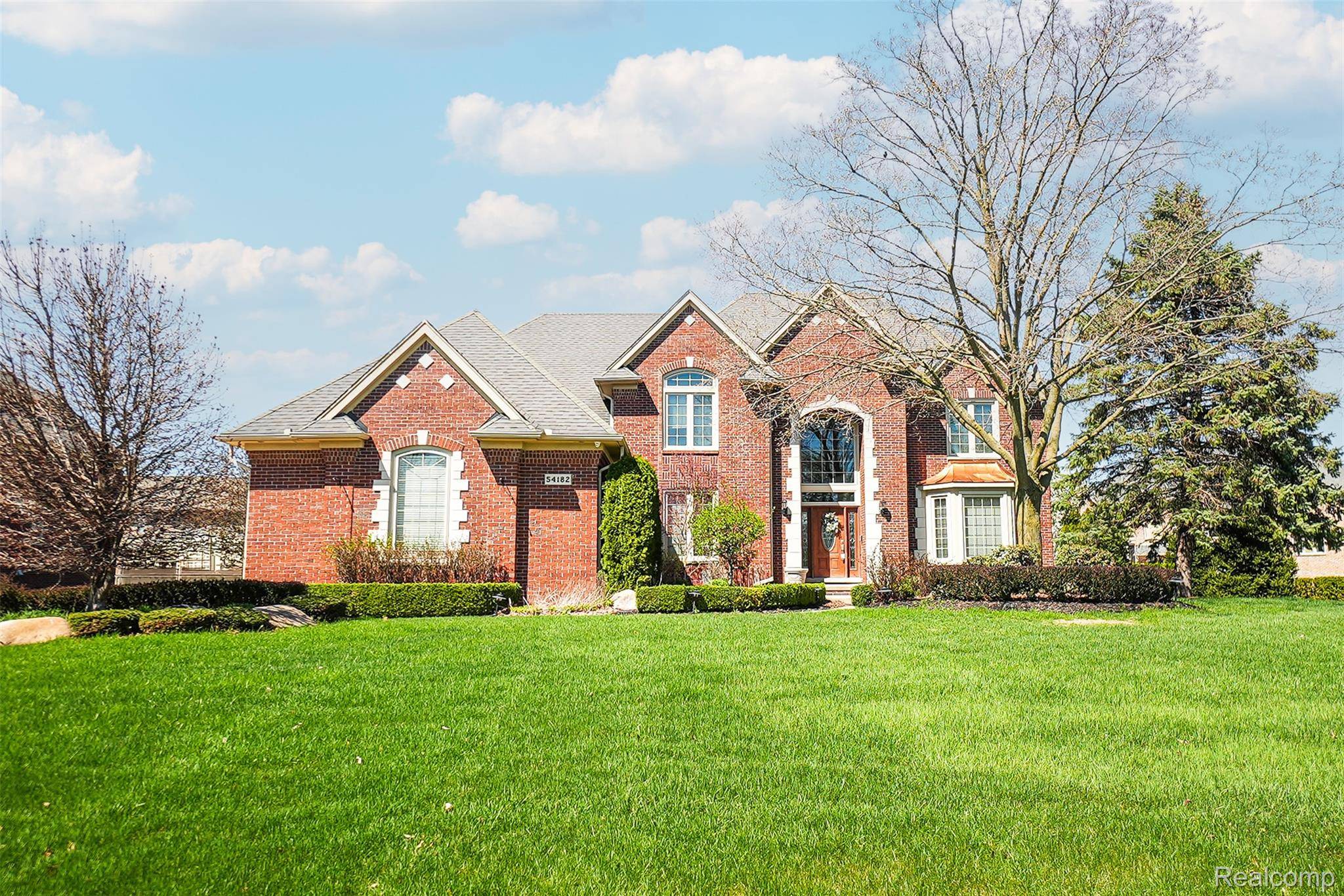 54182 Queensborough DR, Shelby Charter Township, MI 48315