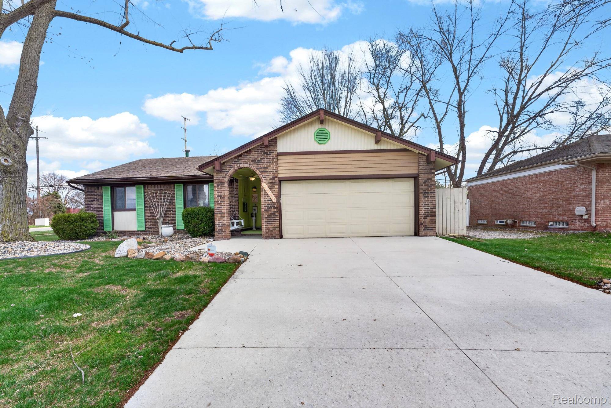 18209 Winwood AVE, Brownstown Charter Township, MI 48193