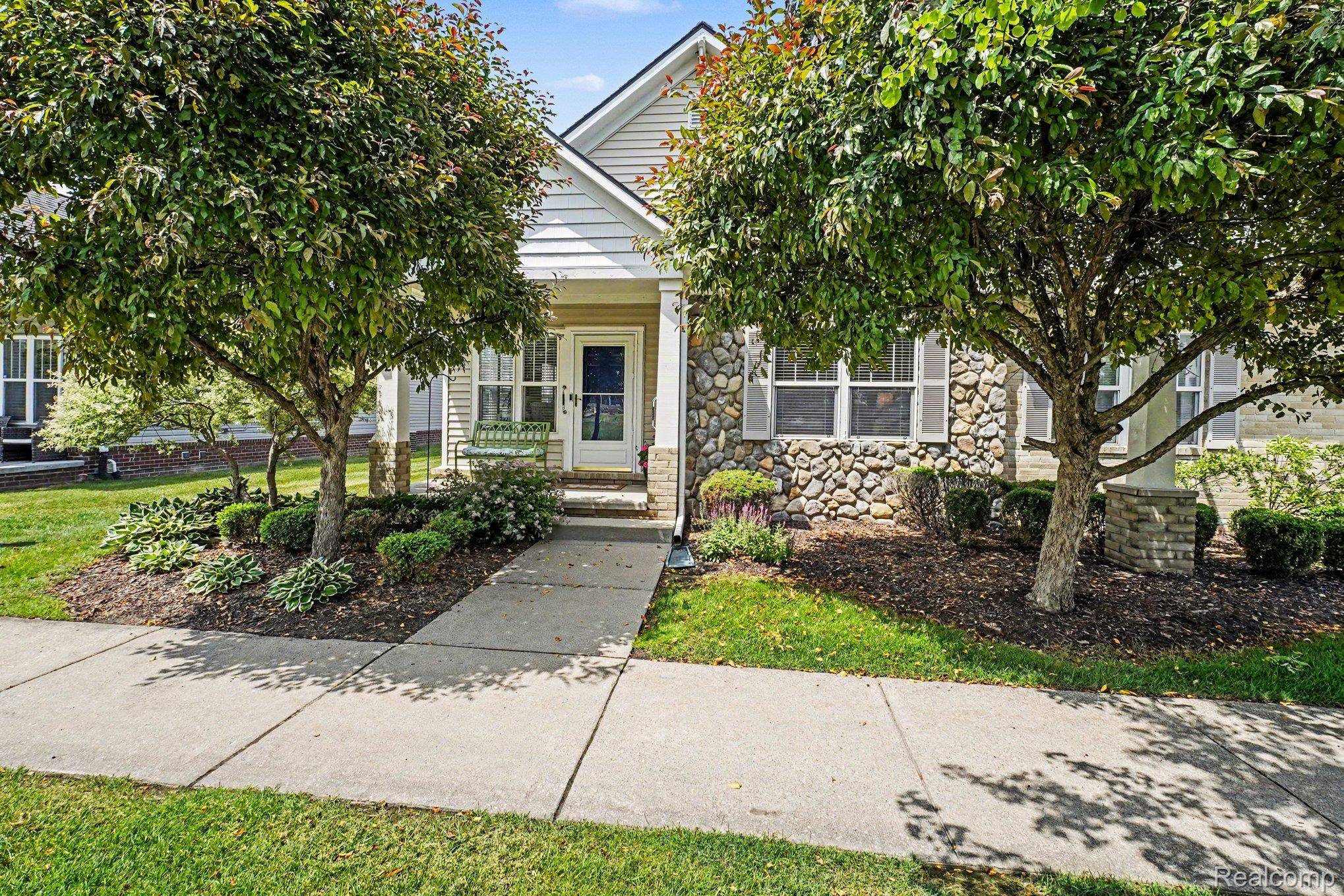 332 Brigg ST, Howell, MI 48855