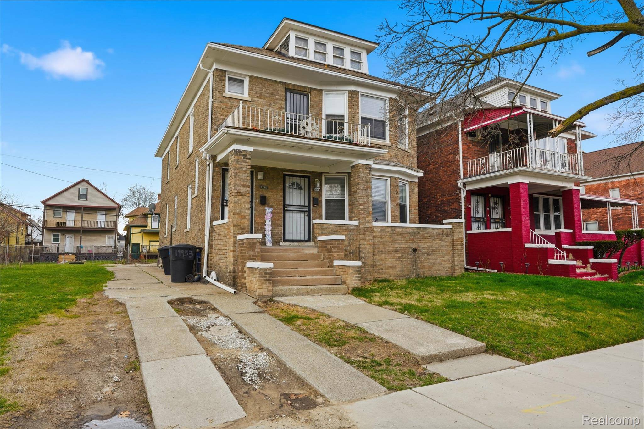 5145 Iroquois ST, Detroit, MI 48213