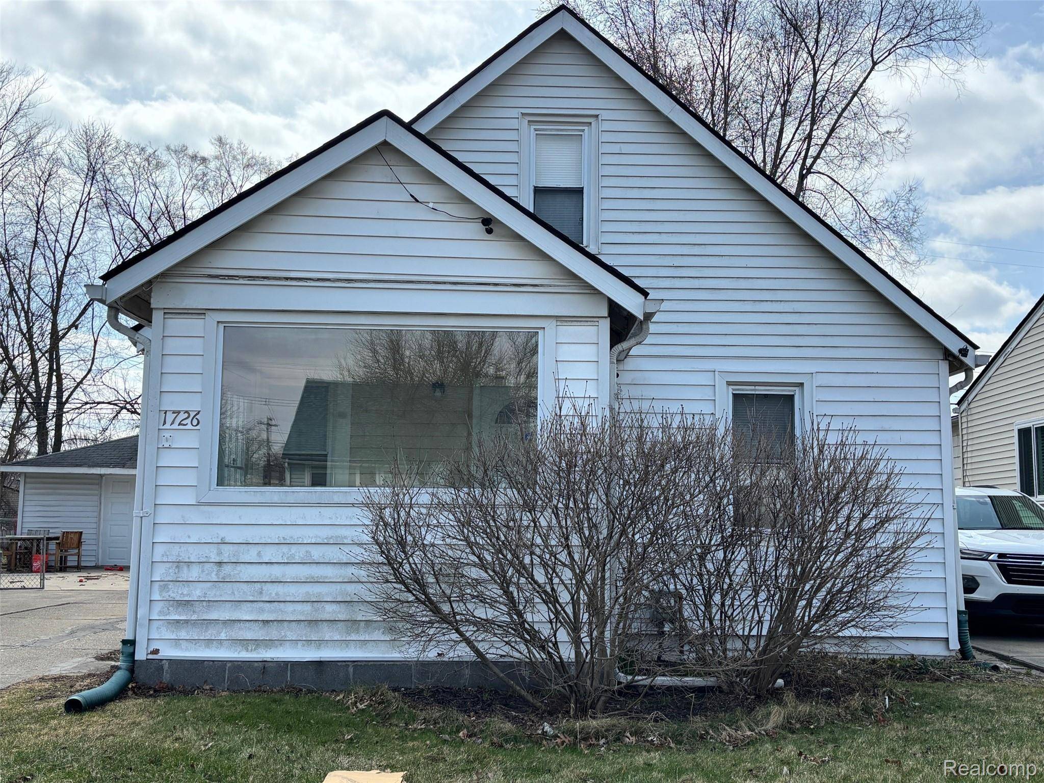 1726 E Goulson AVE, Hazel Park, MI 48030