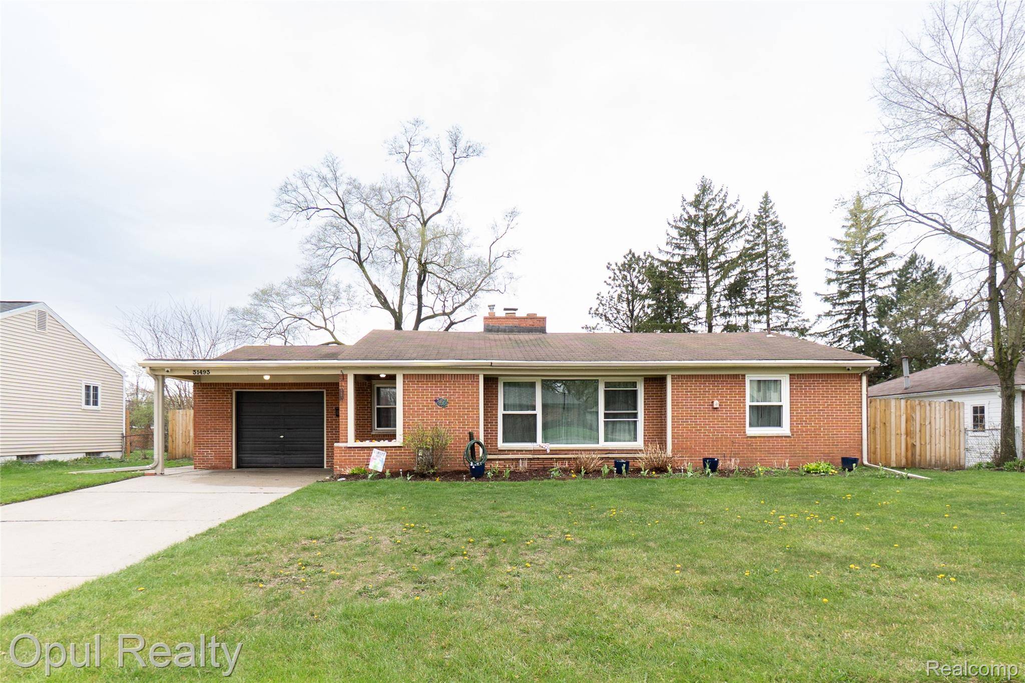 31493 Elmwood ST, Garden City, MI 48135