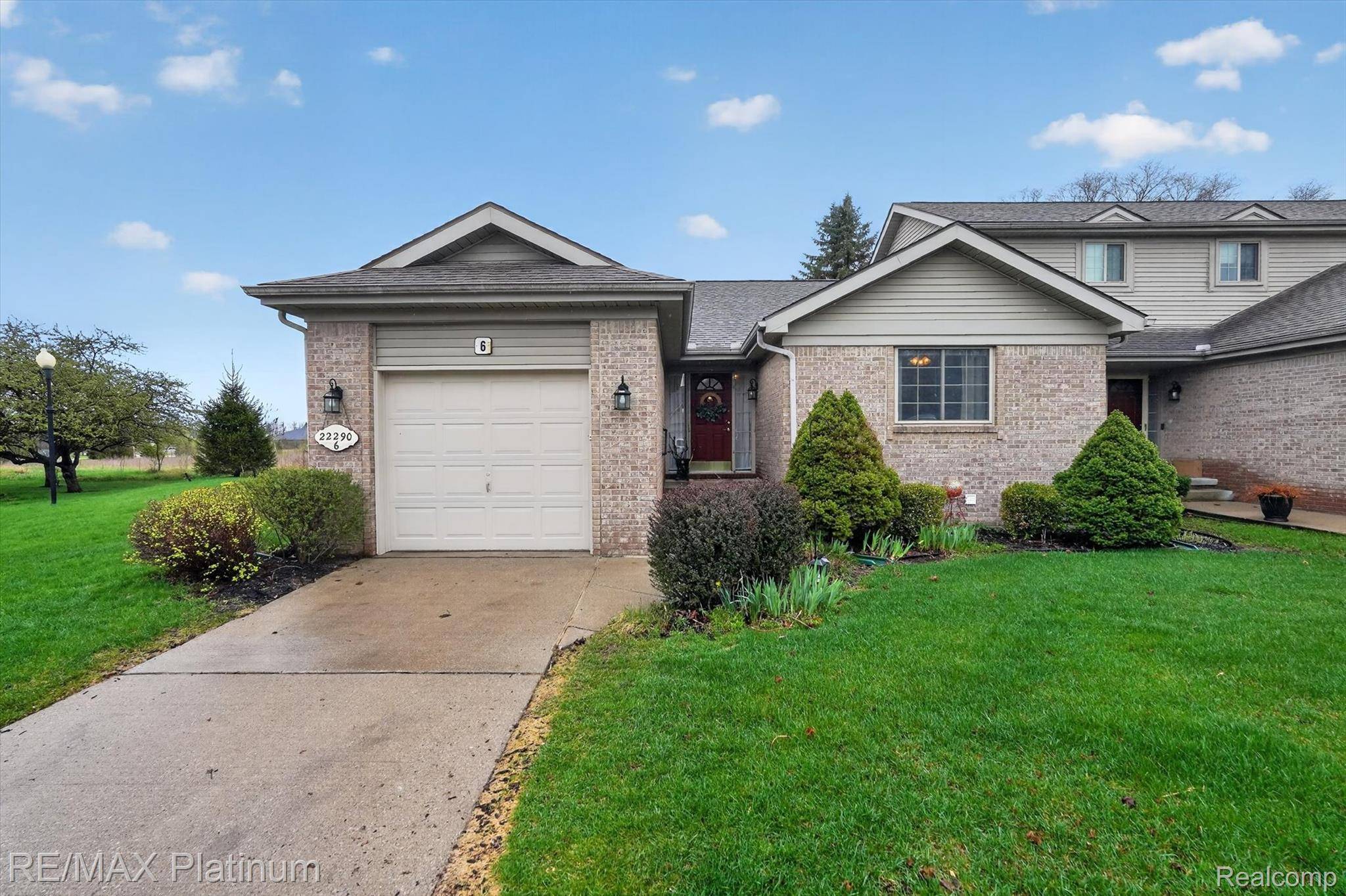 22290 Quail Run CIR #6, South Lyon, MI 48178
