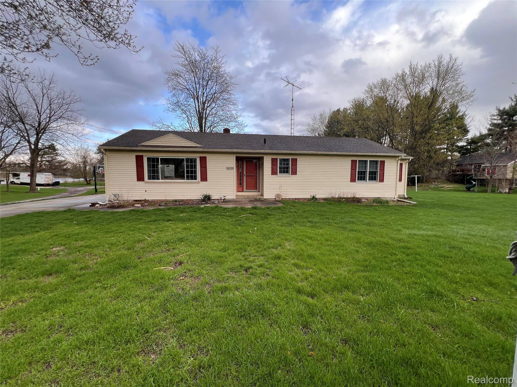 8299 Ridge RD, Atlas Township, MI 48438