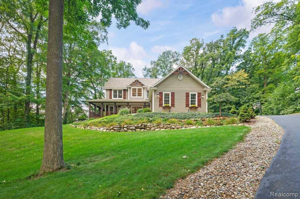 10568 Garr RD, Oronoko Charter Township, MI 49103
