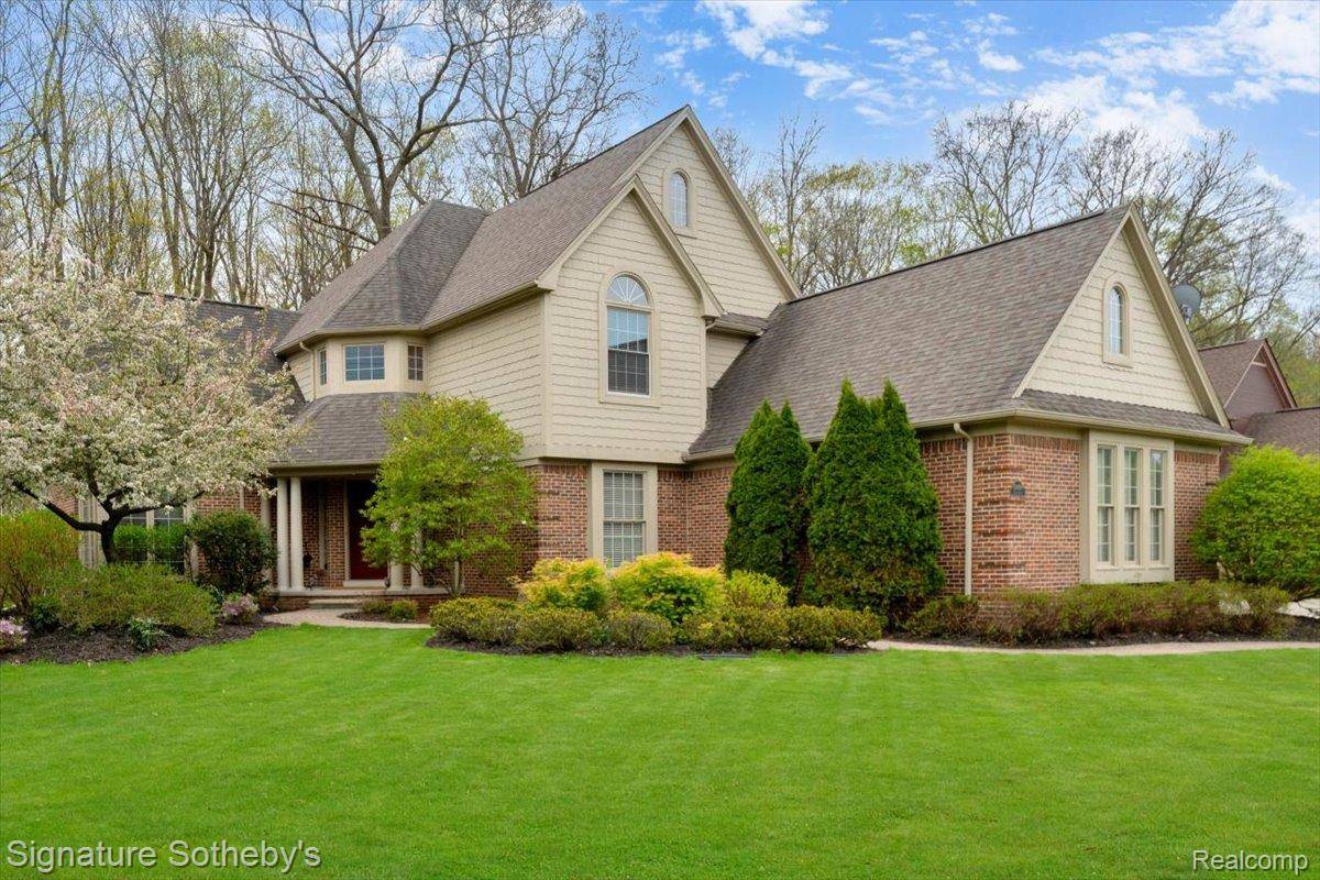 21684 Chase DR, Novi, MI 48375