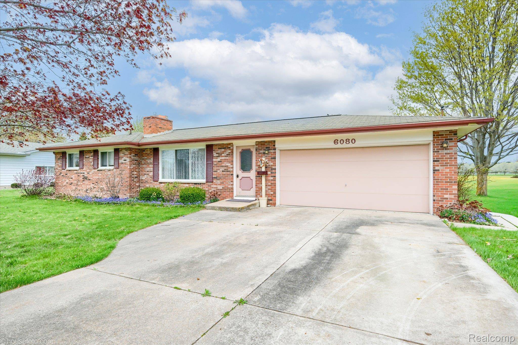 6080 Shattuck RD, Saginaw Charter Township, MI 48603