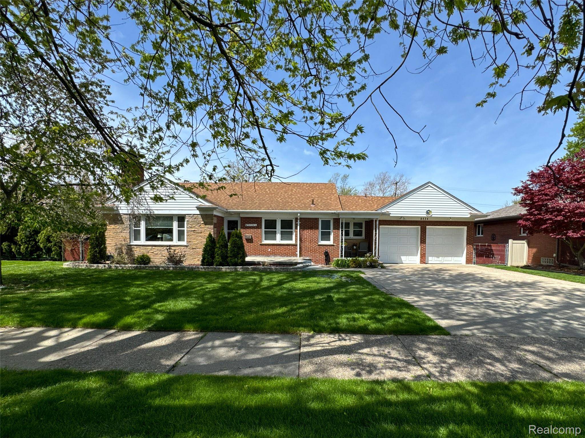 9424 Allen RD, Allen Park, MI 48101