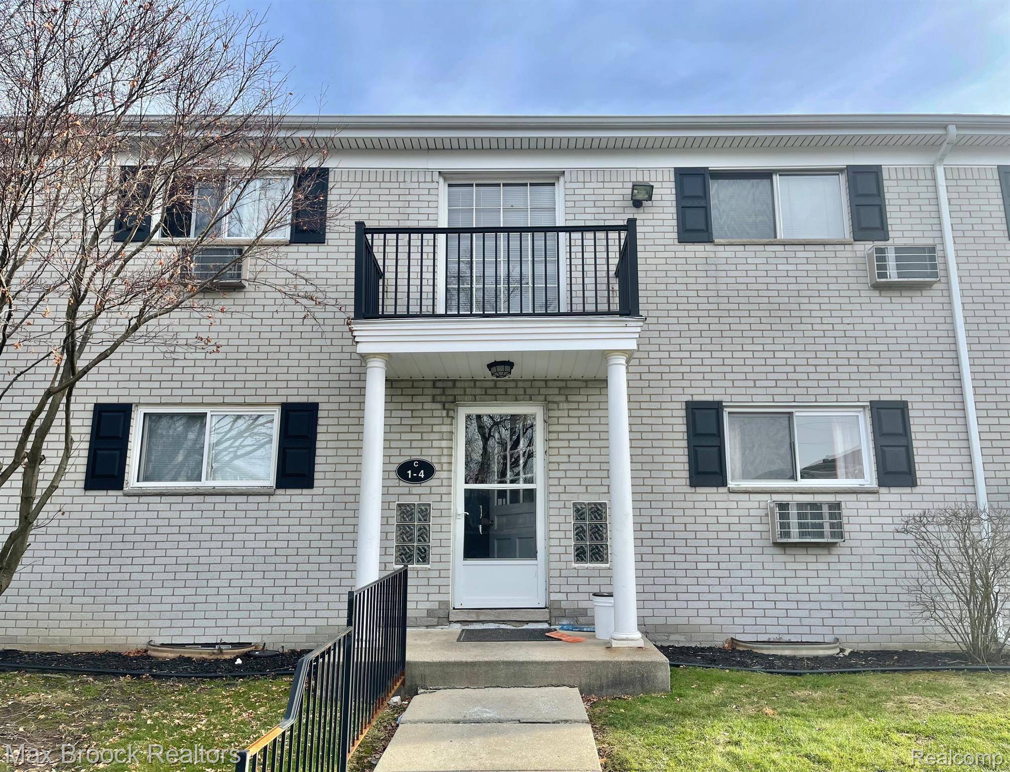 100 W Hickory Grove RD #c1, Bloomfield Hills, MI 48304