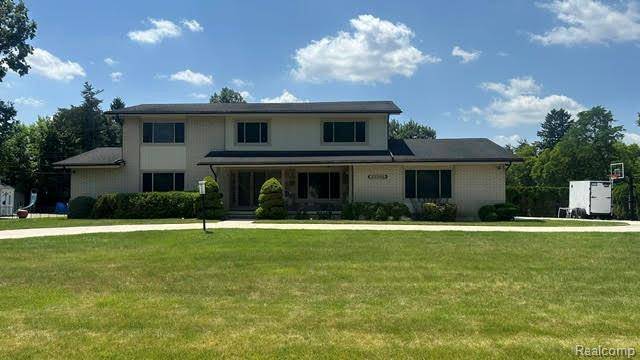 23345 Thorncliffe ST, Southfield, MI 48033