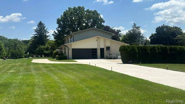 23345 Thorncliffe ST, Southfield, MI 48033