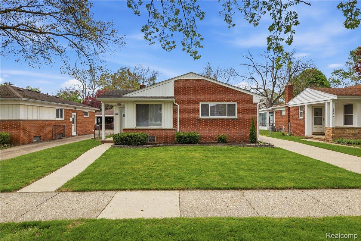 2915 Oliver RD, Royal Oak, MI 48073