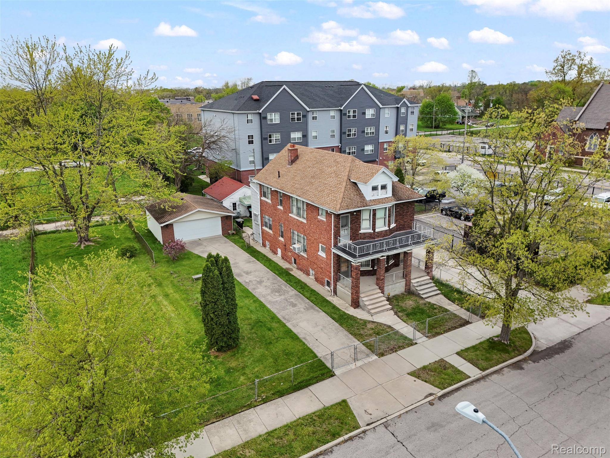 1423 Lakewood ST, Detroit, MI 48215
