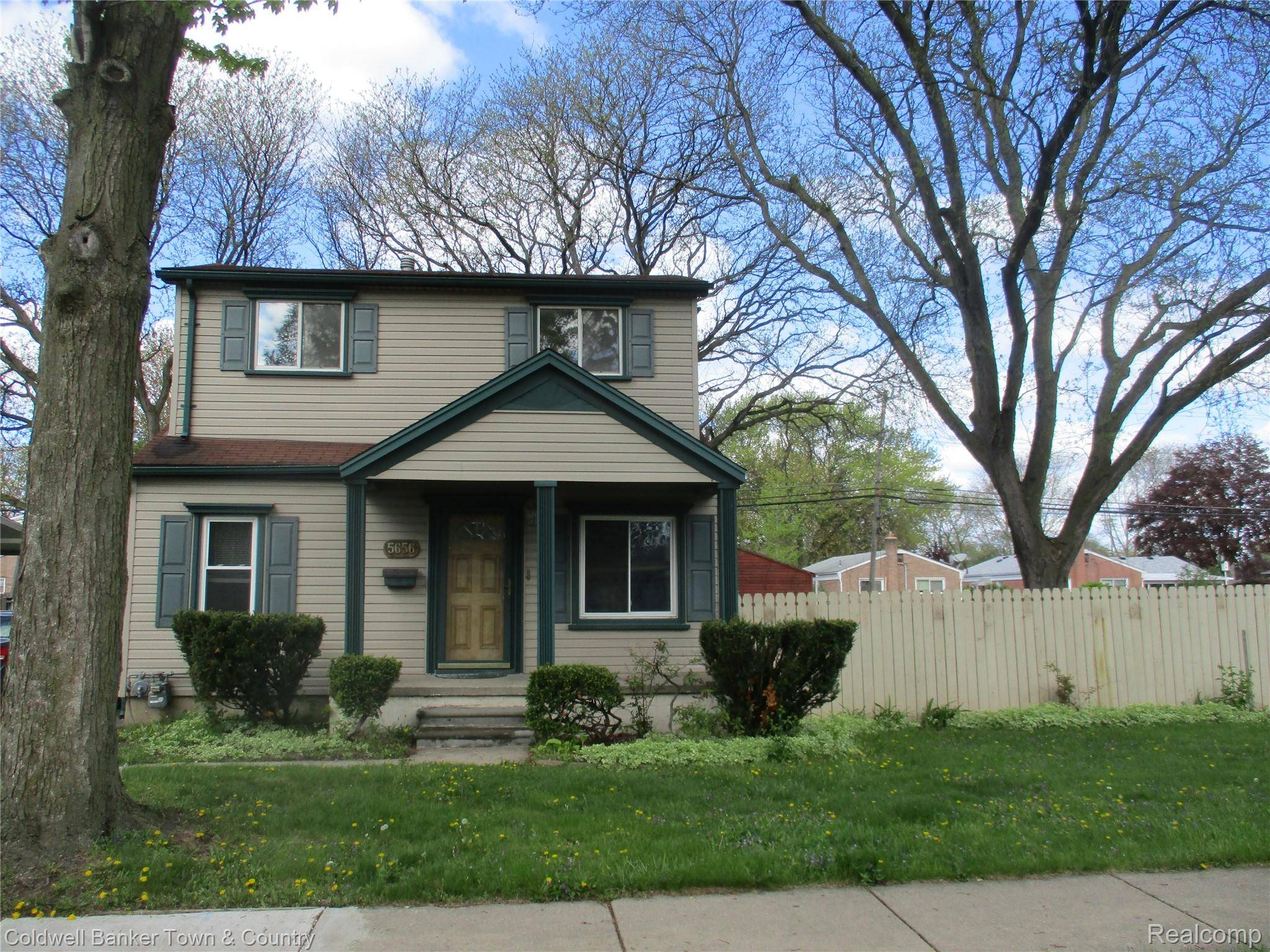 5656 Monroe ST, Dearborn Heights, MI 48125