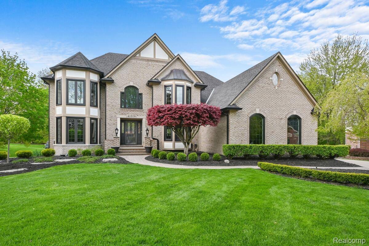 41779 Chesterfield CT, Novi, MI 48375