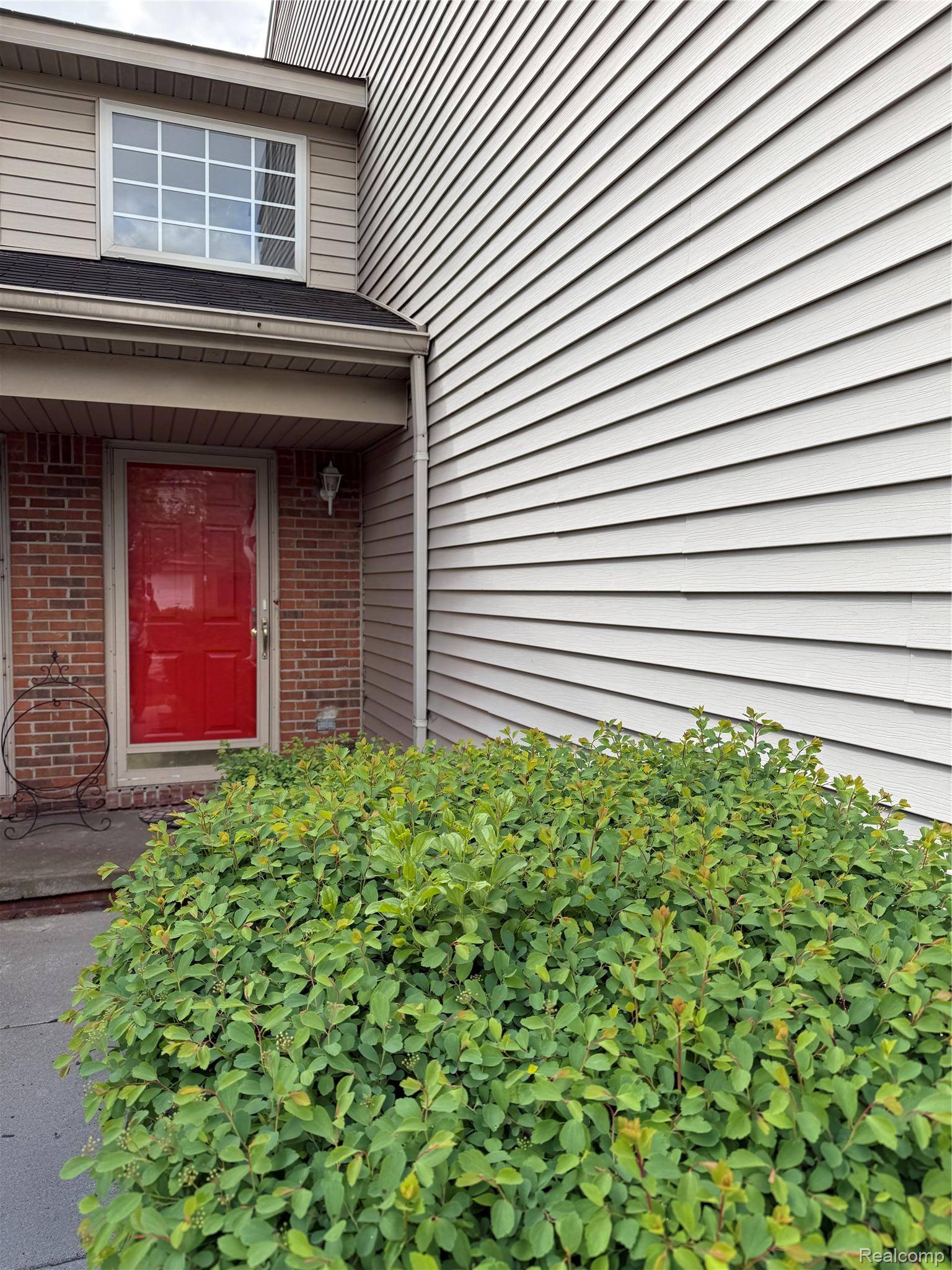 17469 Gateway CIR, Southfield, MI 48075