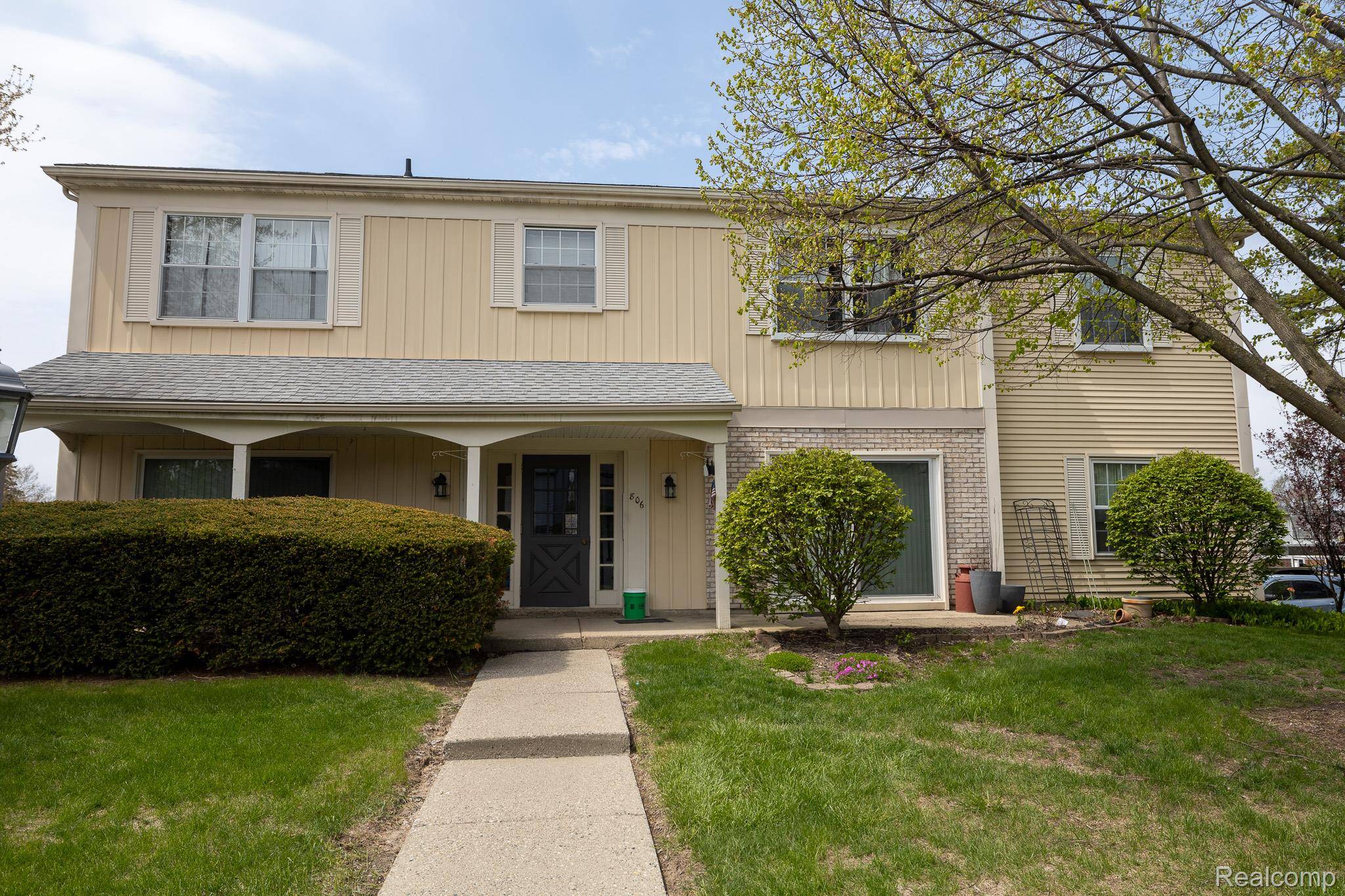 806 Bloomfield Village BLVD #H, Auburn Hills, MI 48326