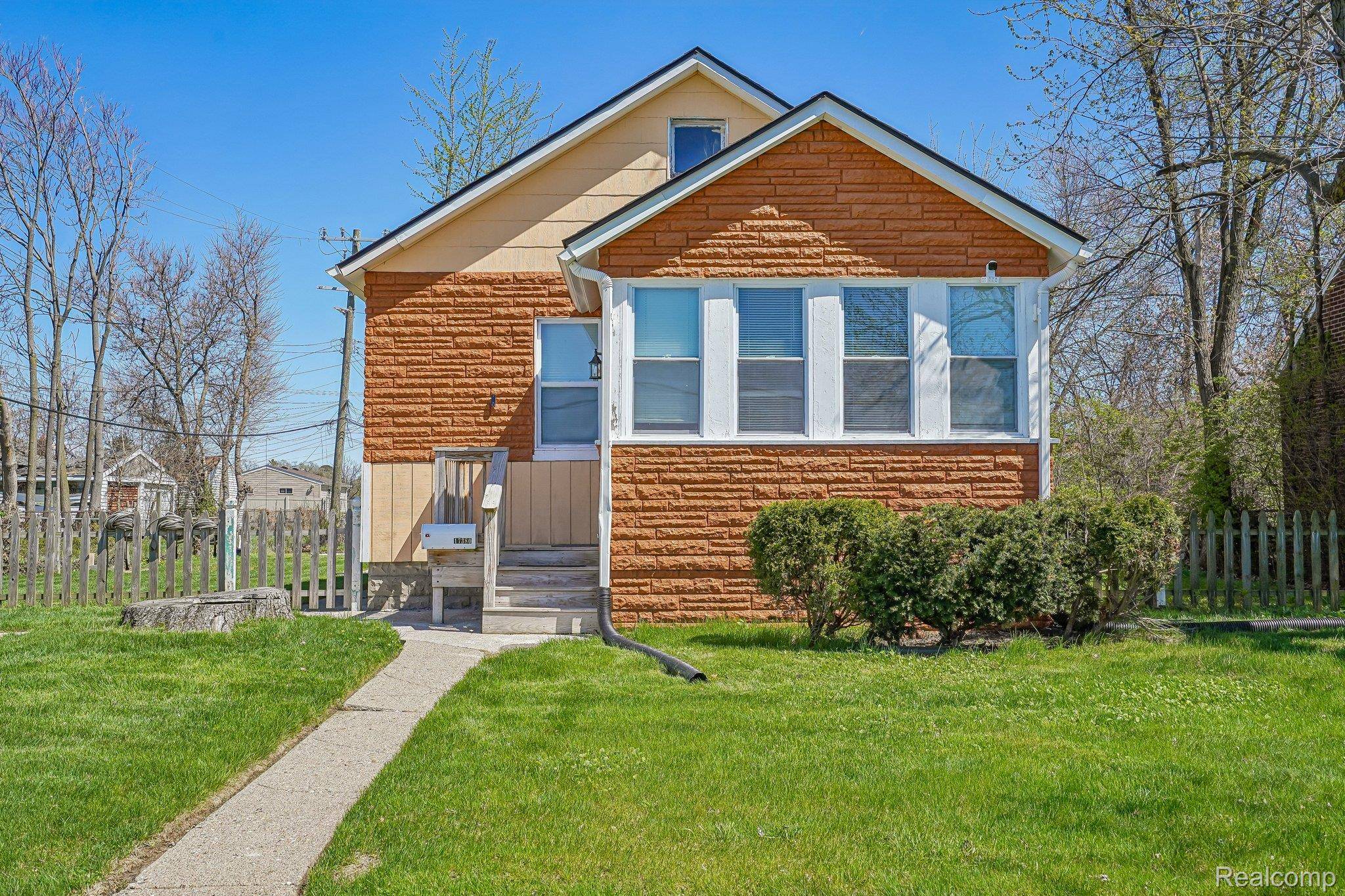 17380 Oakfield ST, Detroit, MI 48235