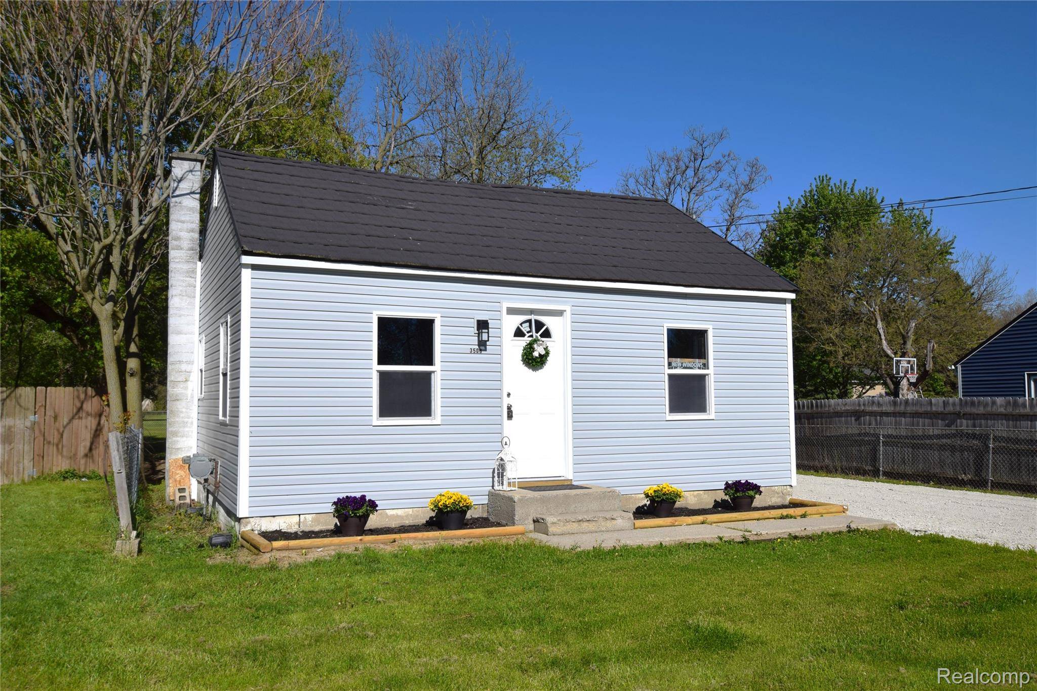 3508 Fern AVE, Burton, MI 48529