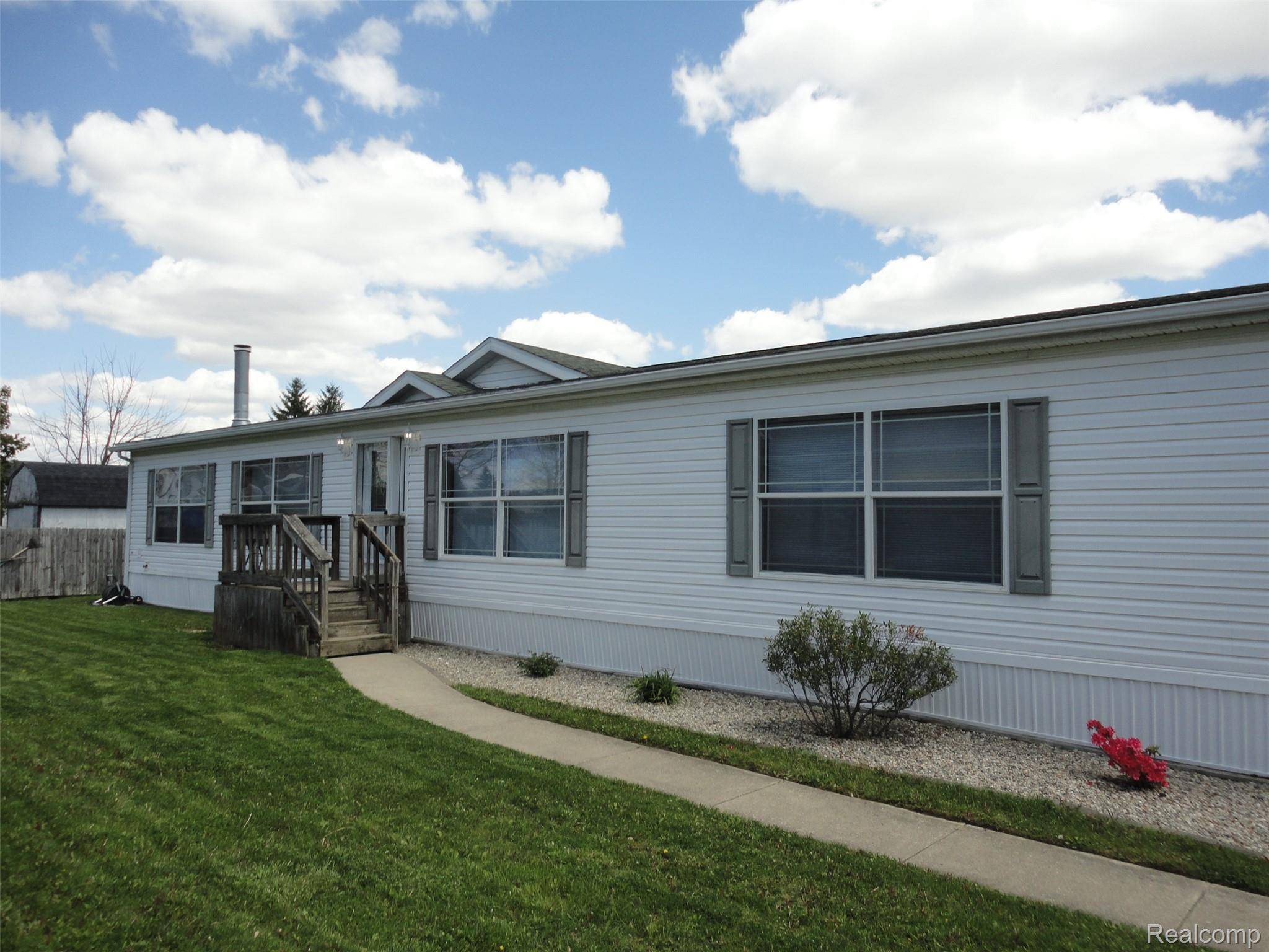 339 Blossom Circle, Bedford Township, MI 48133