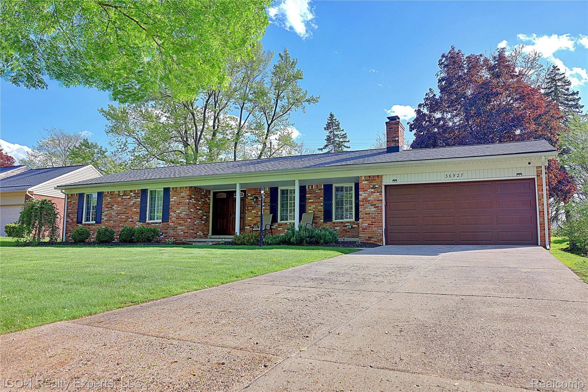 36927 Heatherton DR, Farmington, MI 48335