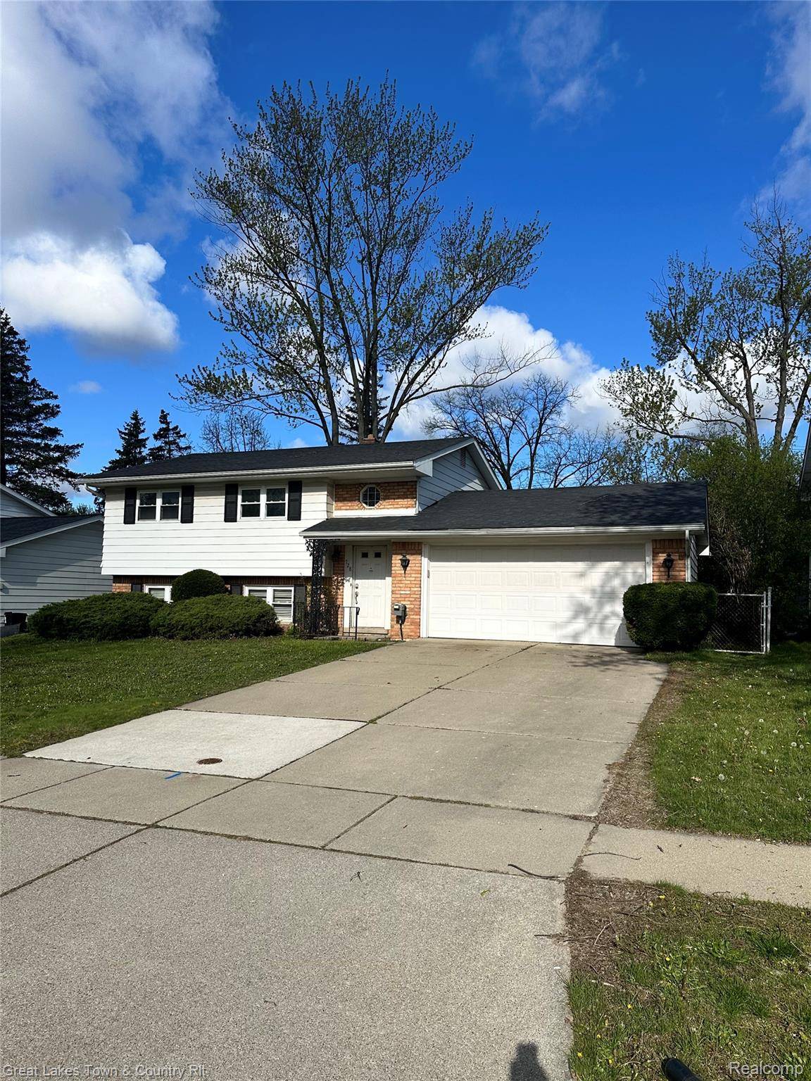 728 Jamestown RD, Auburn Hills, MI 48326