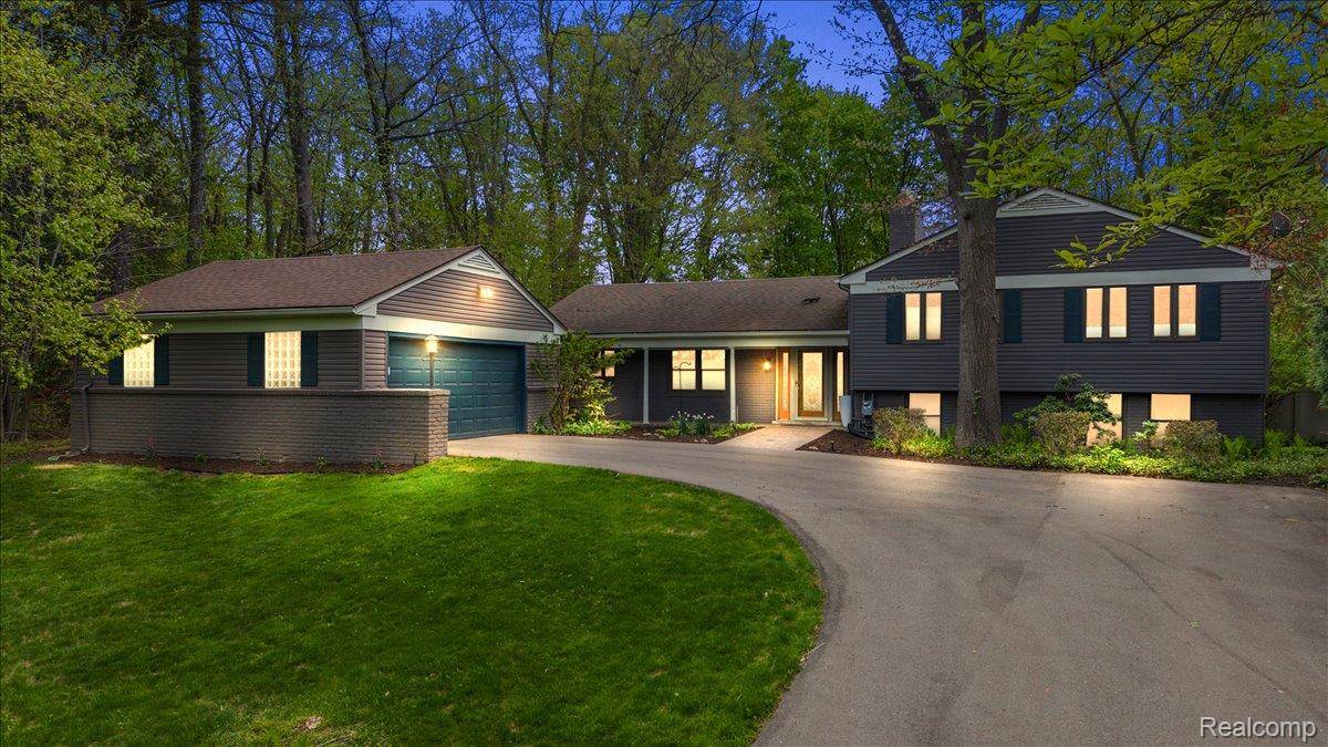28455 Wellington ST, Farmington Hills, MI 48334