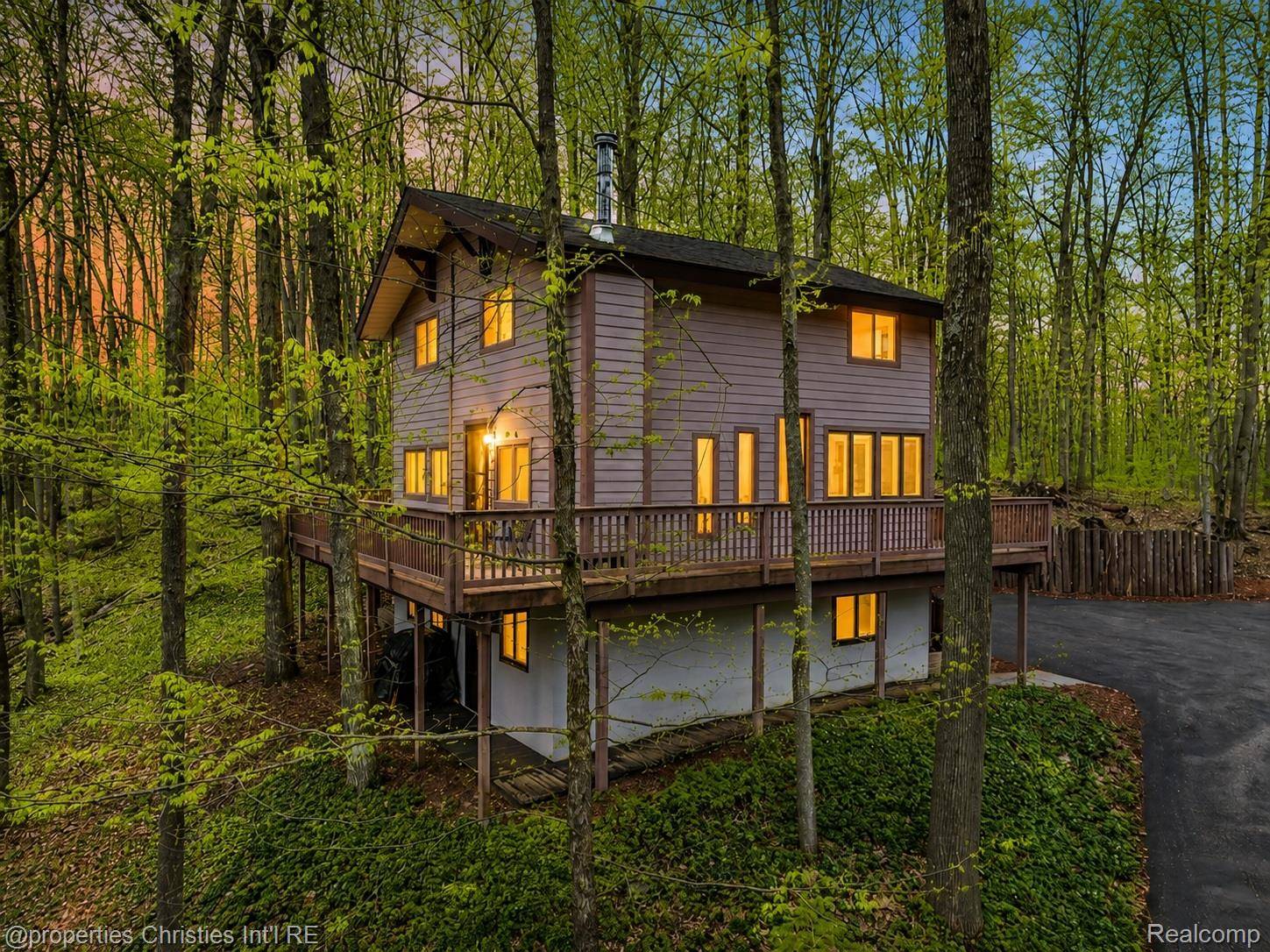 4001 Deskin DR, Custer Township, MI 49615