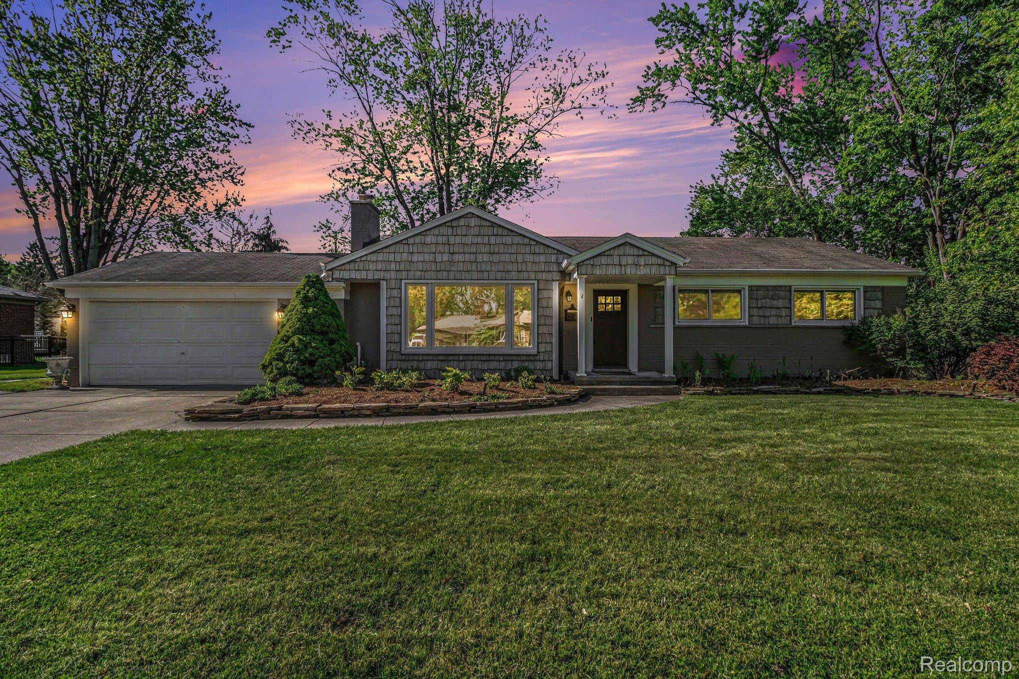 16965 Reedmere AVE, Beverly Hills Village, MI 48025