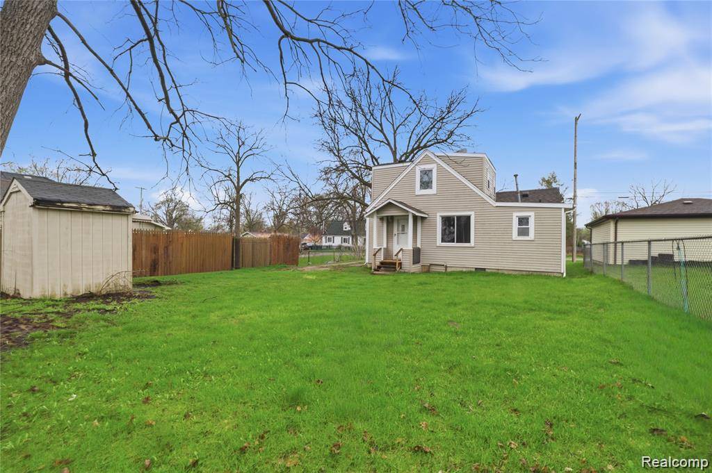 2164 Savoy AVE, Burton, MI 48529