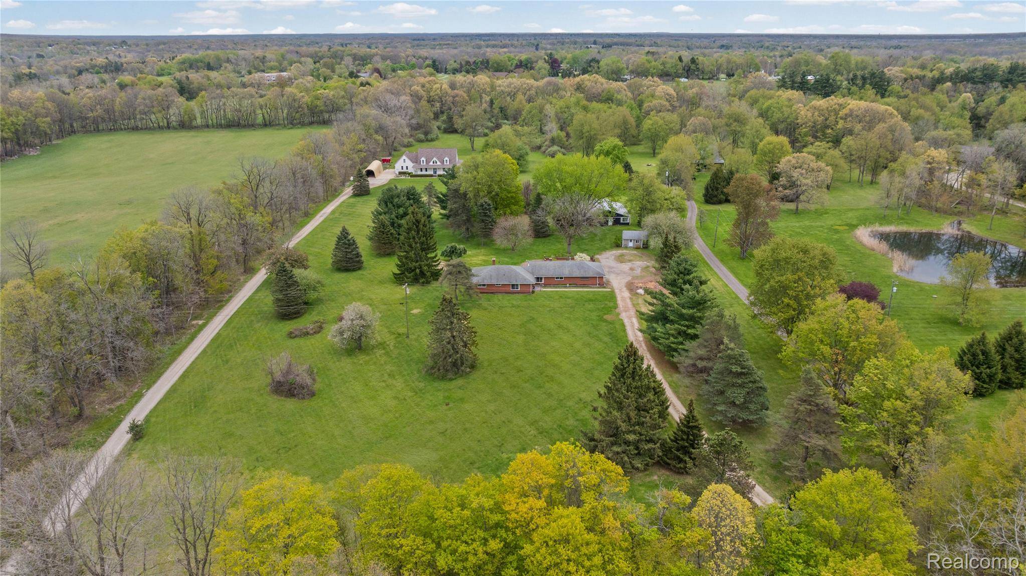 700 Townsend RD, Addison Township, MI 48367