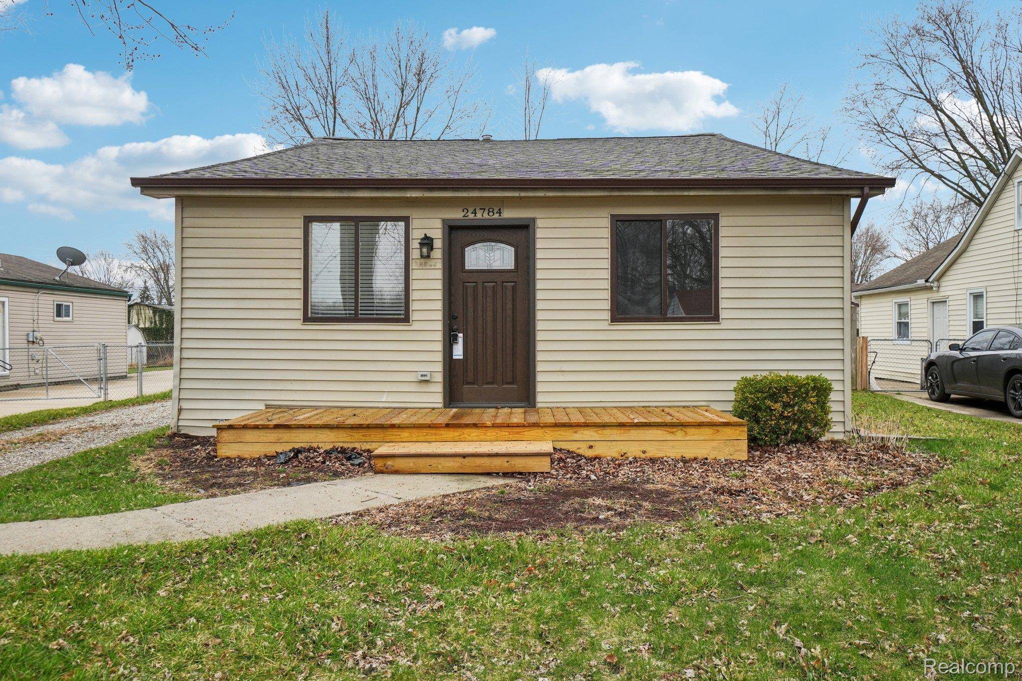 24784 Trombley ST, Harrison Charter Township, MI 48045