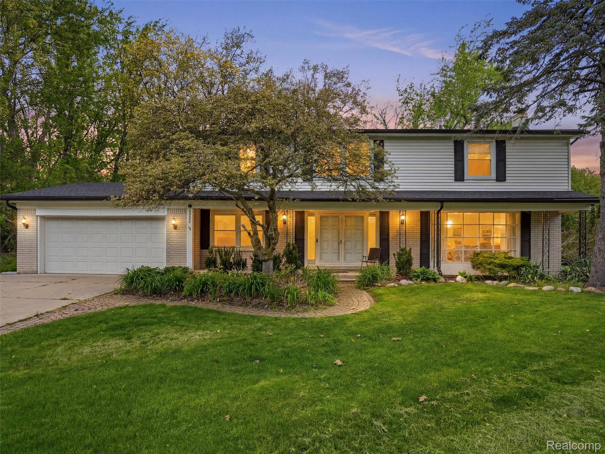37296 Maple Leaf CT, Clinton Charter Township, MI 48036