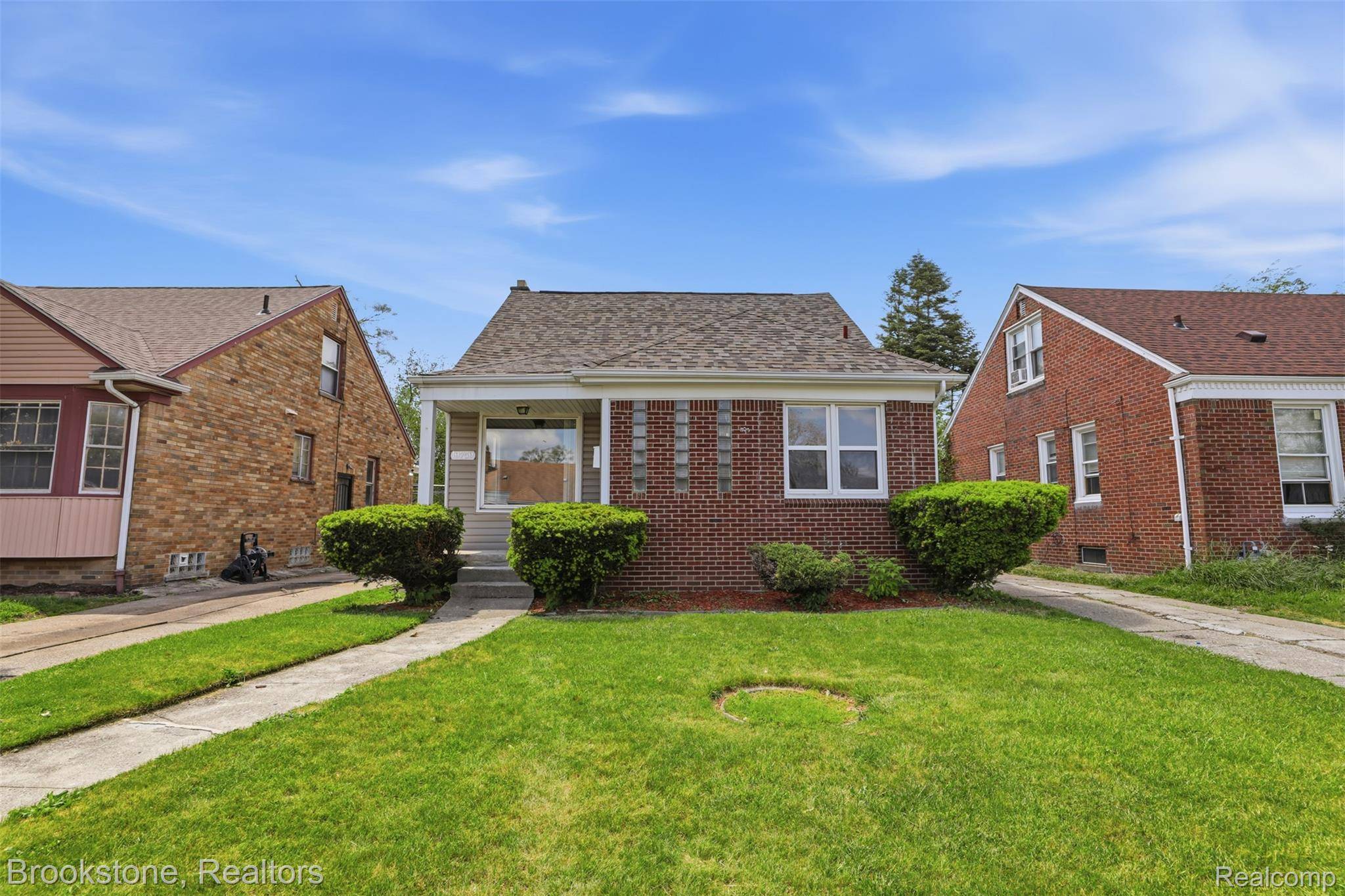 19759 Strathmoor ST, Detroit, MI 48235