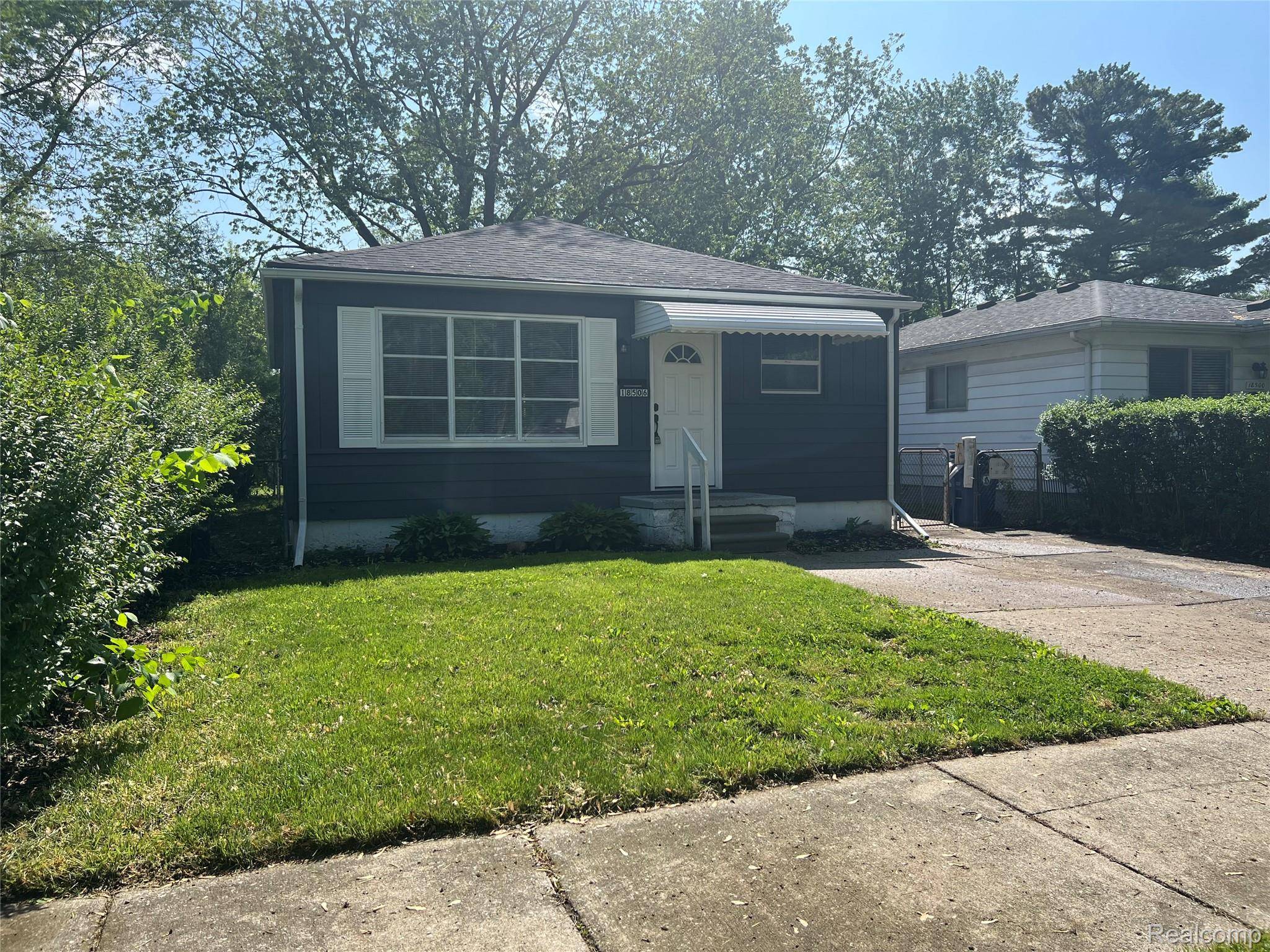 18506 Wakenden, Redford Charter Township, MI 48240