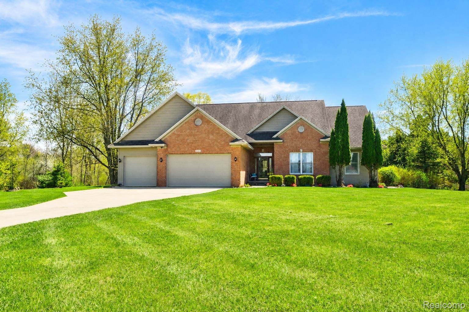 12390 Country Creek DR, Atlas Township, MI 48438