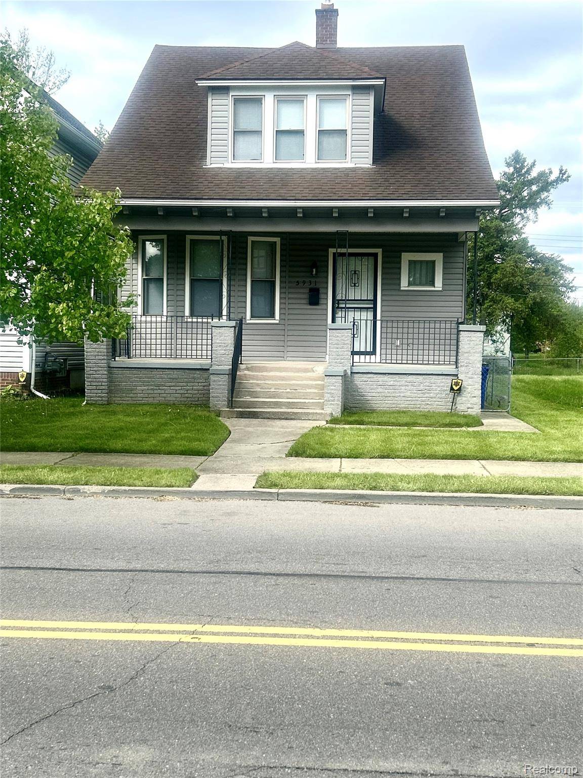 5931 N McClellan ST E, Detroit, MI 48213
