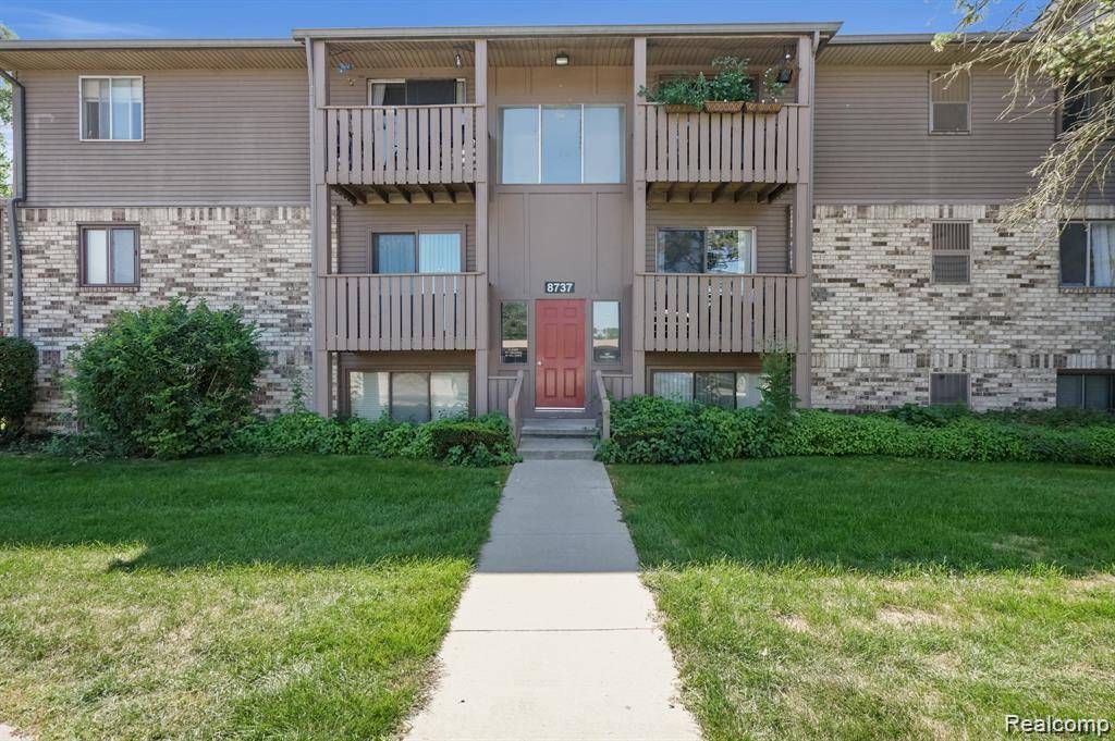 8737 Green Willow ST #9, Brighton, MI 48116