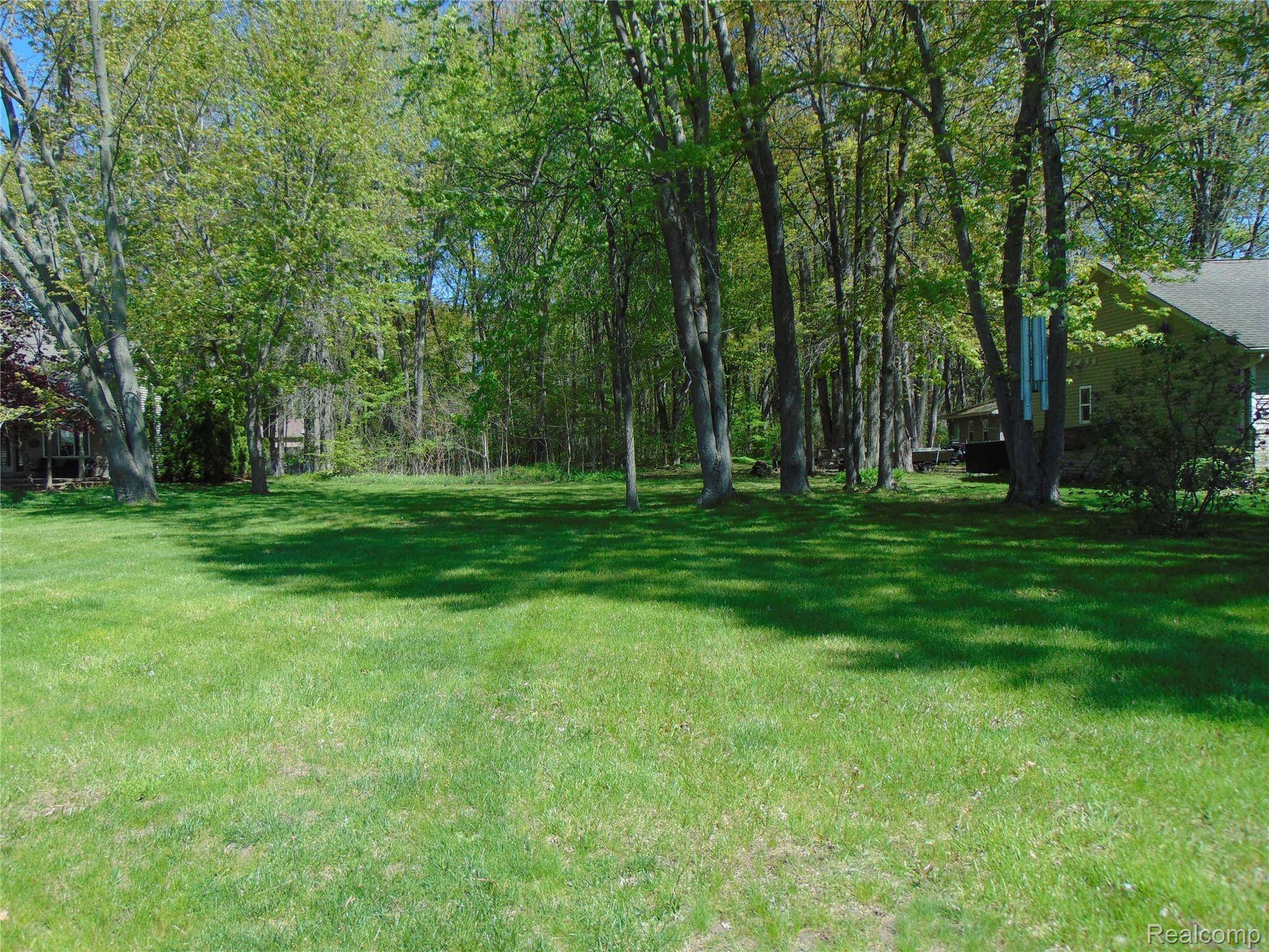 456 Maple ST, Algonac, MI 48001