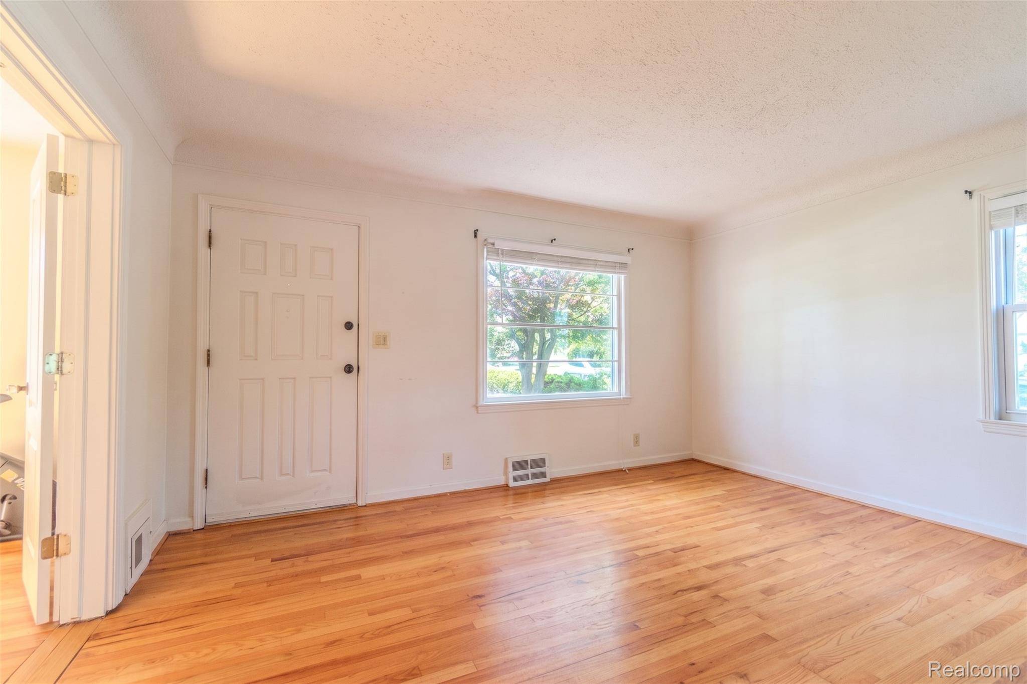 3224 N Altadena AVE, Royal Oak, MI 48073