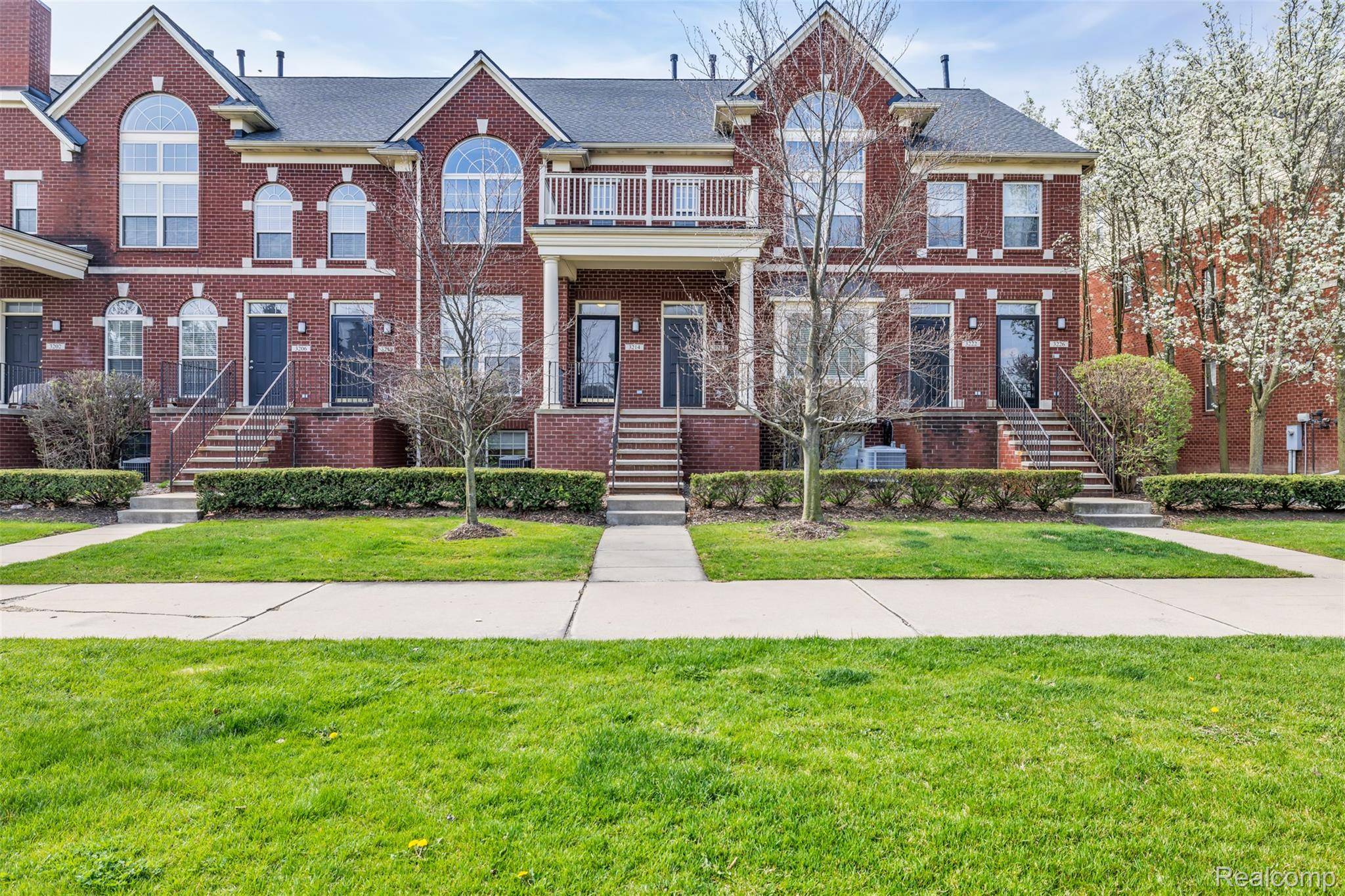 3214 Camden DR #Unit 28, Troy, MI 48084