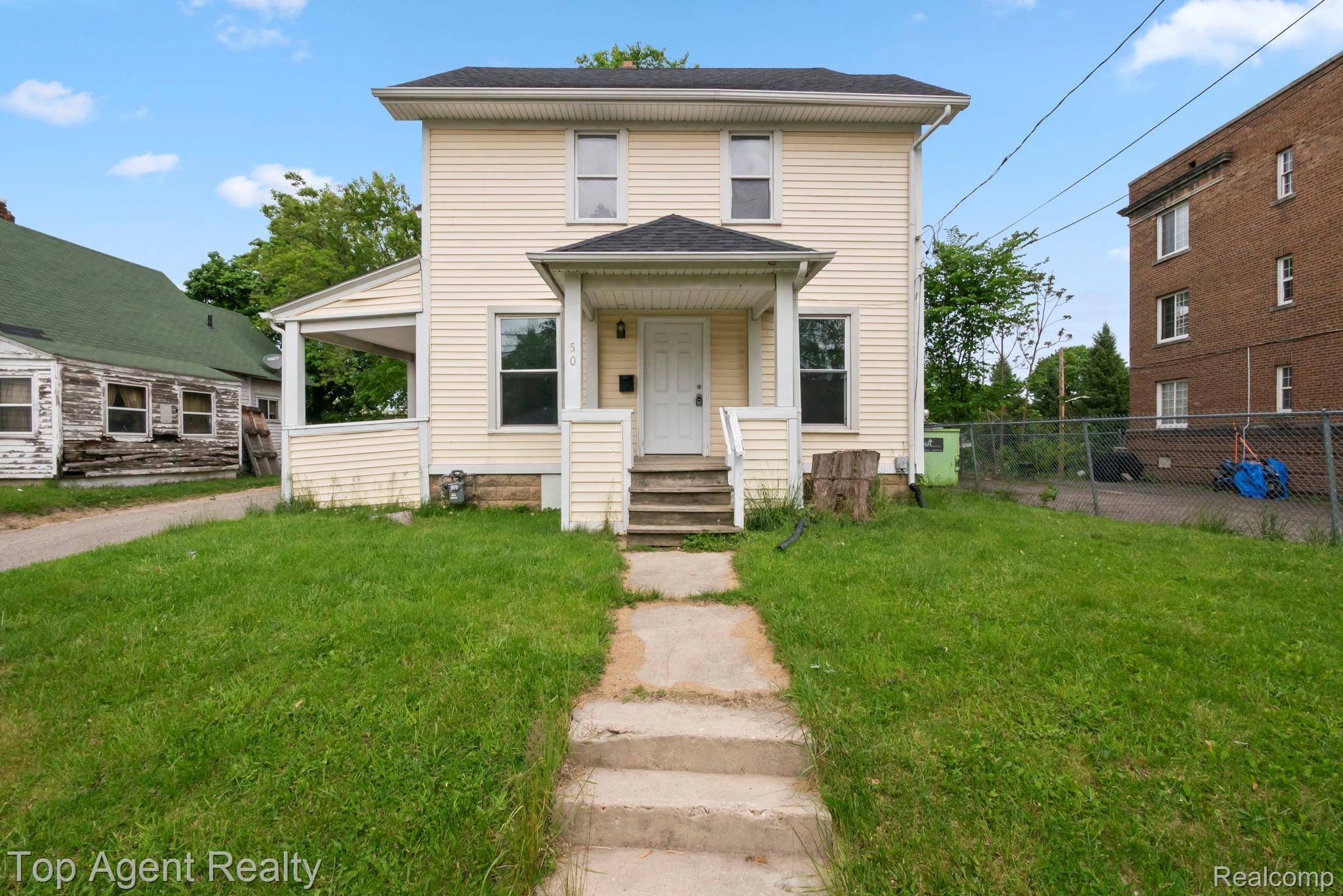 50 Henderson ST, Pontiac, MI 48341