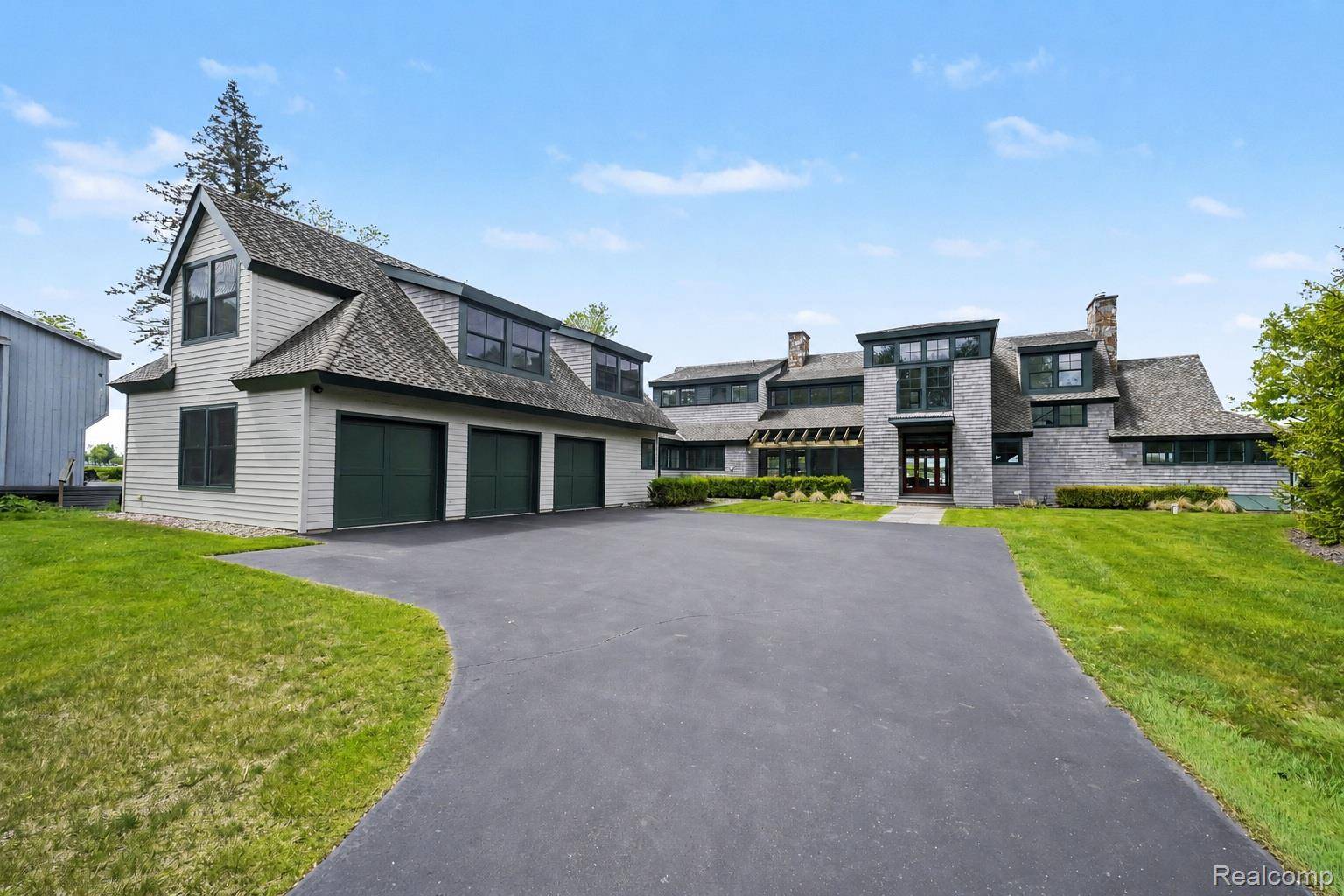 12410 Woodhull LNDG, Fenton Charter Township, MI 48430