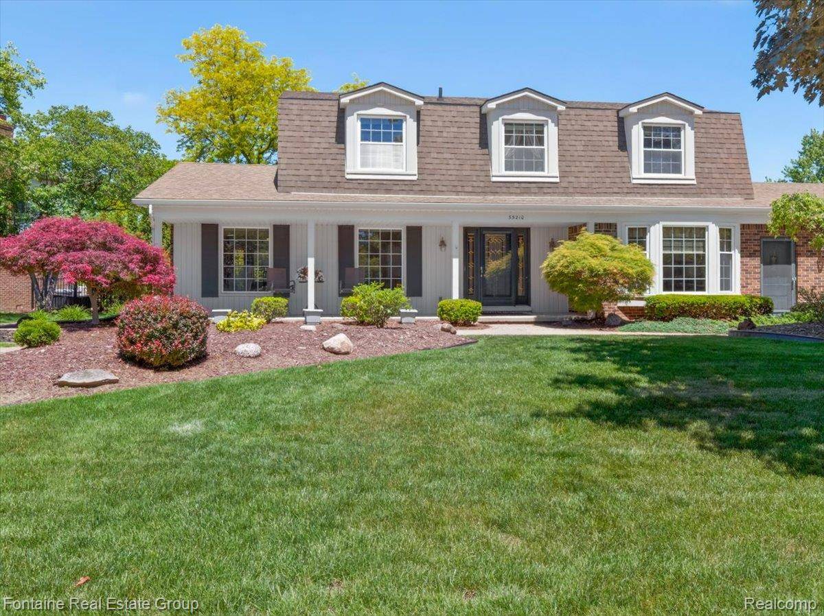 35210 Lancashire RD, Livonia, MI 48152